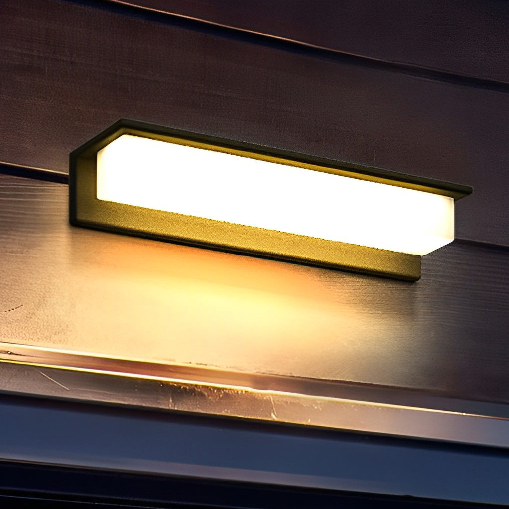 Pala Minimalist LED Modern Outdoor Wall Lamp