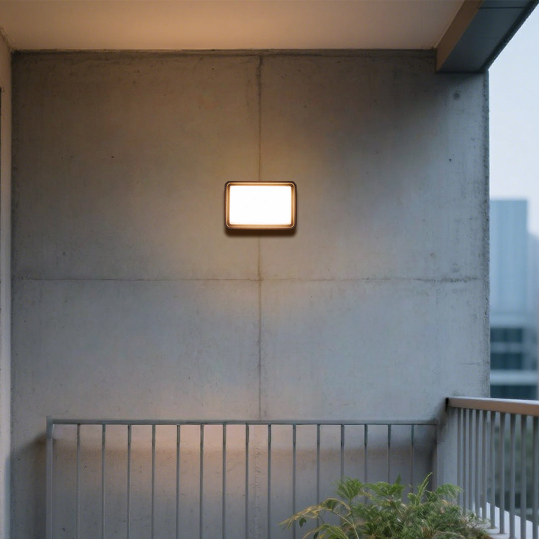 Stan Square Minimalist LED Outdoor Wall Light