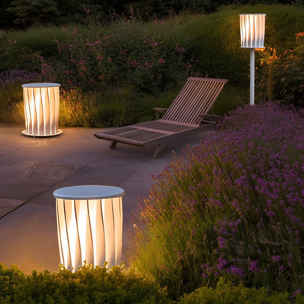 Lare Rotating Design Vertical Steel Outdoor Floor Lamp