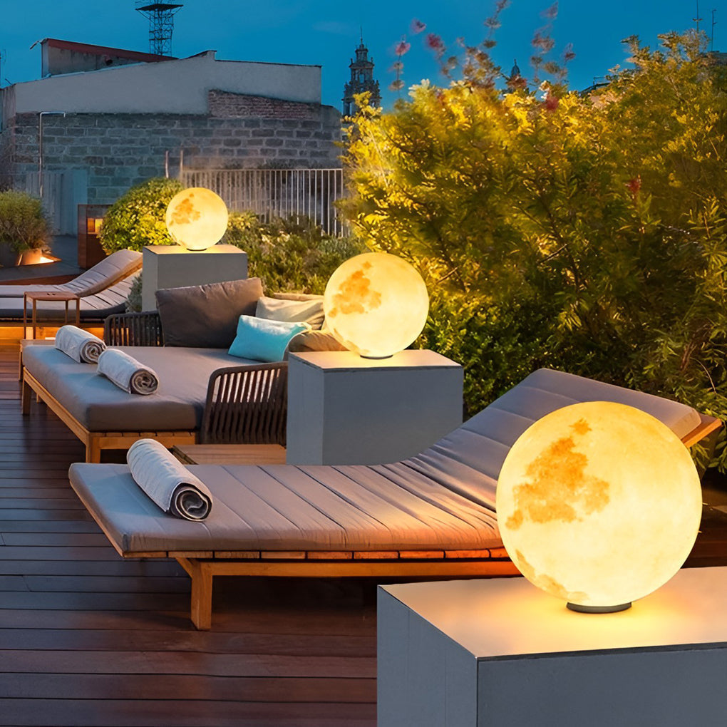 Norin Moon Modern Solar Post Caps PE Pillar Light