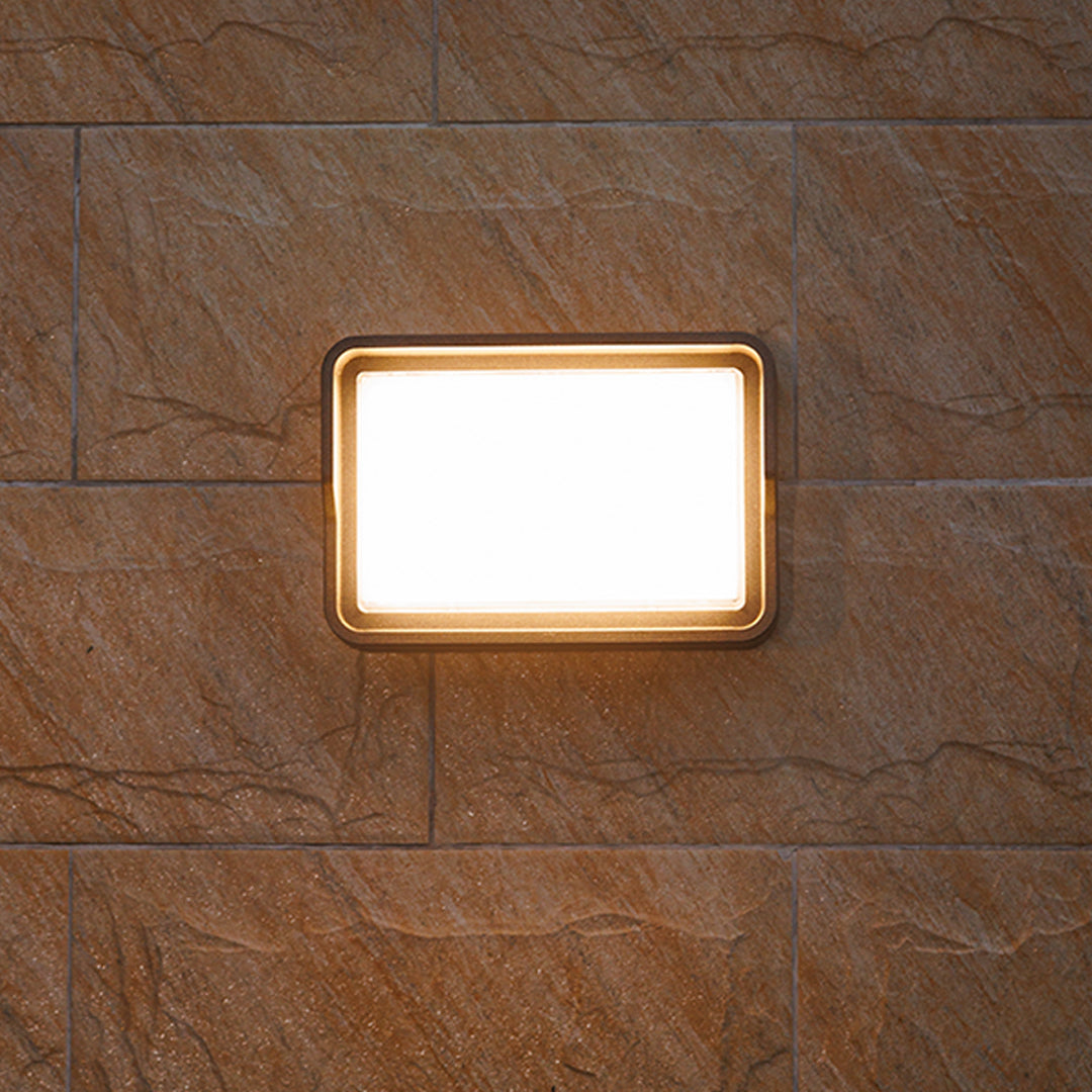 Stan Square Minimalist LED Outdoor Wall Light