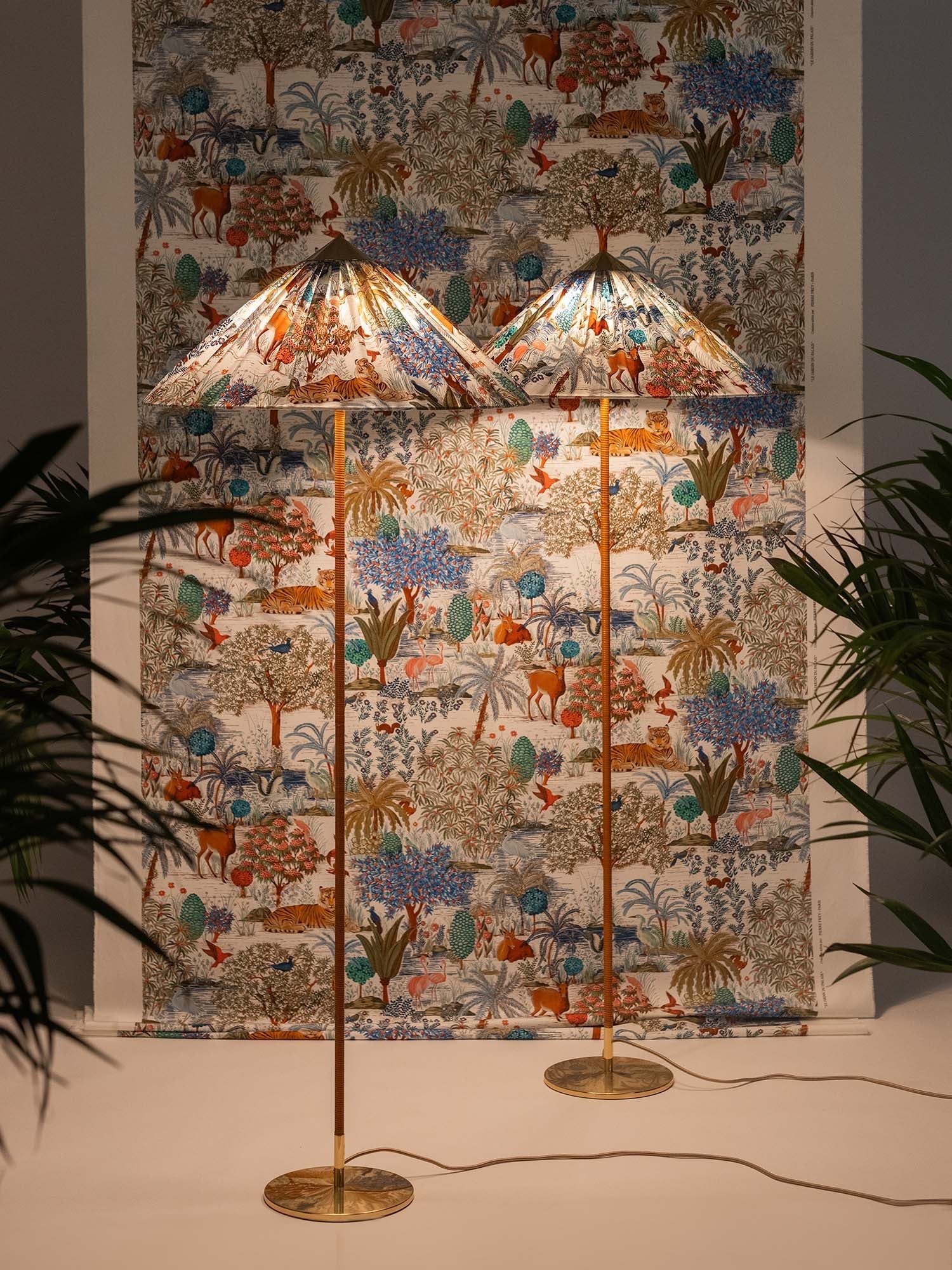 Docor Minimalist Floor Lamp-Neutral Decor