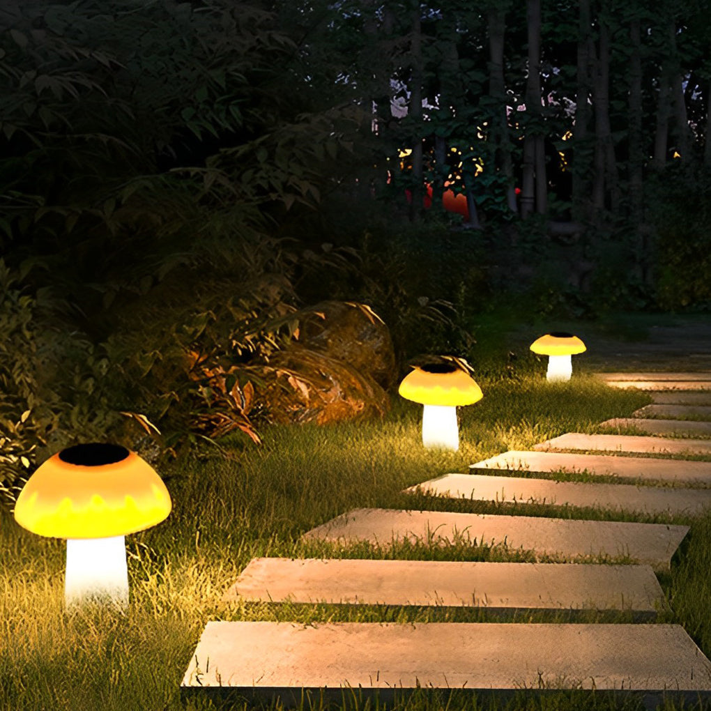 Eloie Mushroom Solar LED Plastic Outdoor Lawn Light