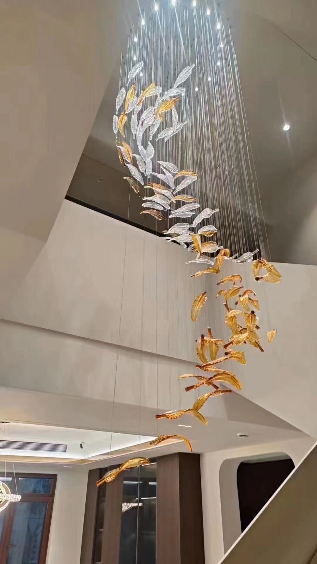 Aetherial Glass Leaf Chandelier-Neutral Decor