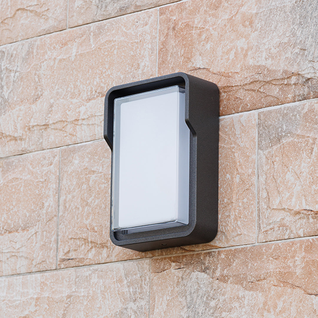 Stan Square Minimalist LED Outdoor Wall Light