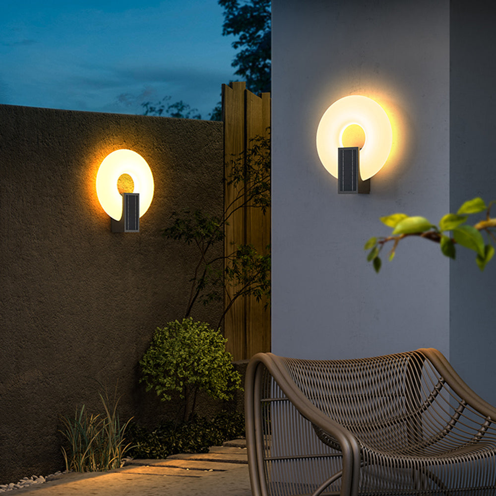 Ray Modern Metal/Acrylic Solar Waterproof Outdoor Wall Lamp, Black/White - Neutral Decor