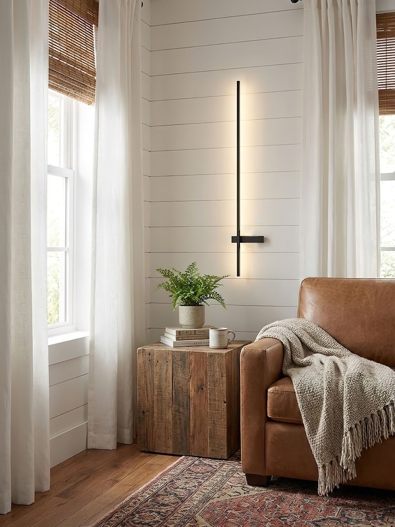 Mesv Linear Rechargeable Black Wall Lamp-Neutral Decor