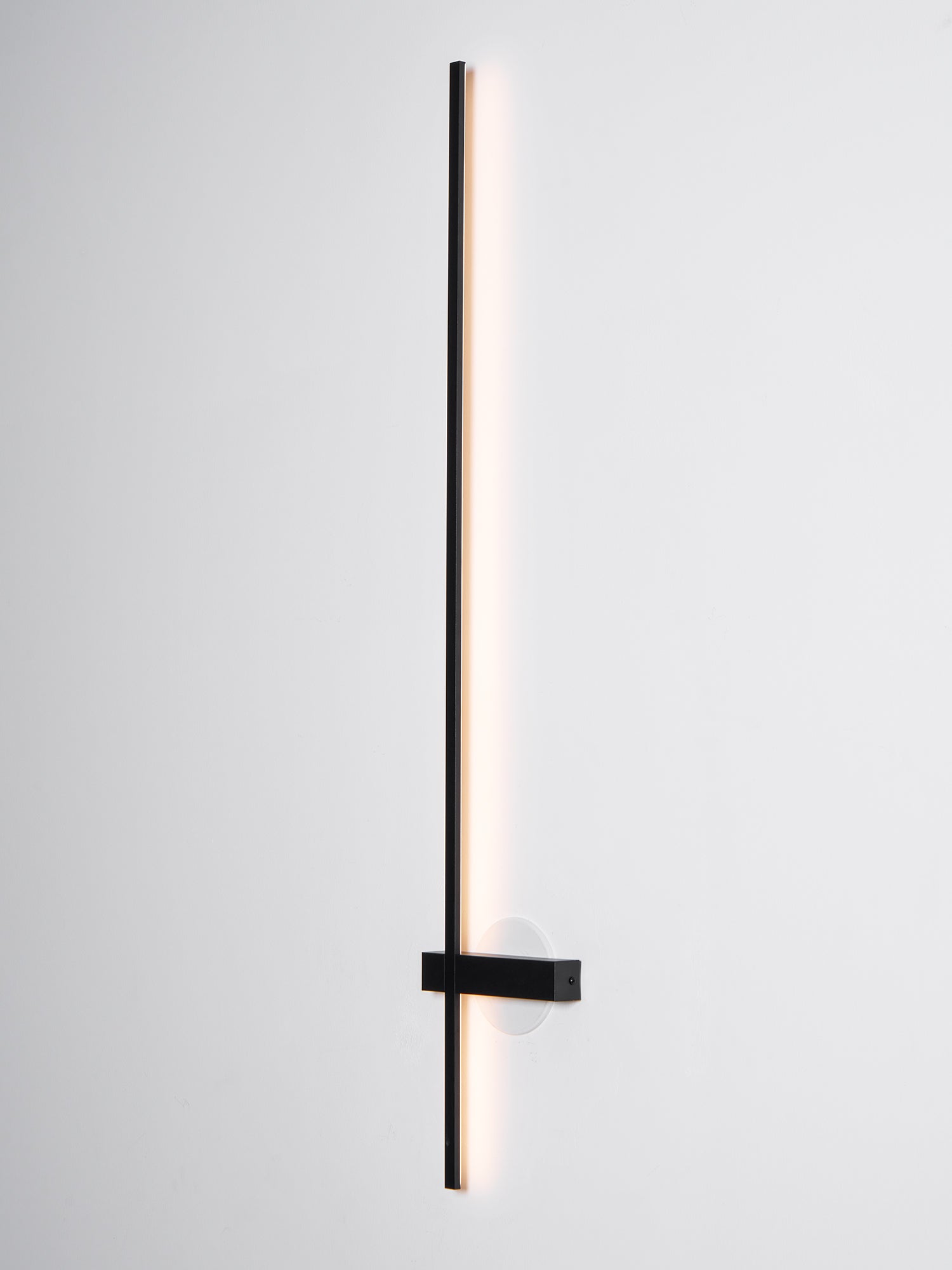 Mesv Linear Rechargeable Black Wall Lamp-Neutral Decor