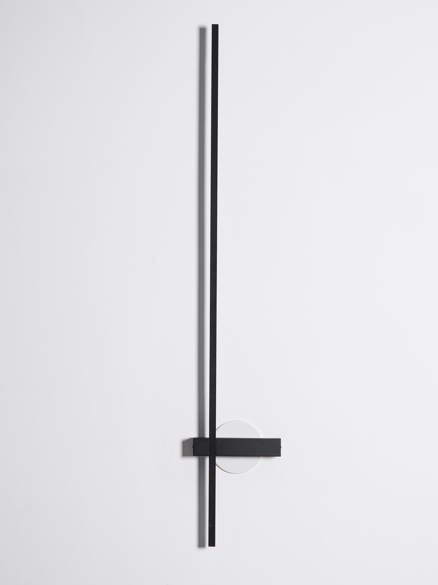 Mesv Linear Rechargeable Black Wall Lamp-Neutral Decor