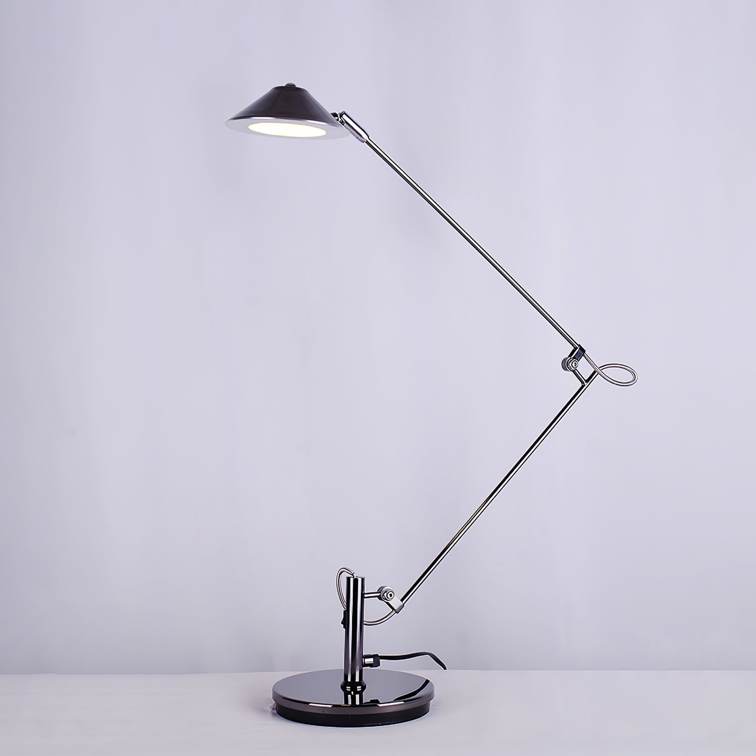 Queden Minimalistic Office Task Lamp-Neutral Decor