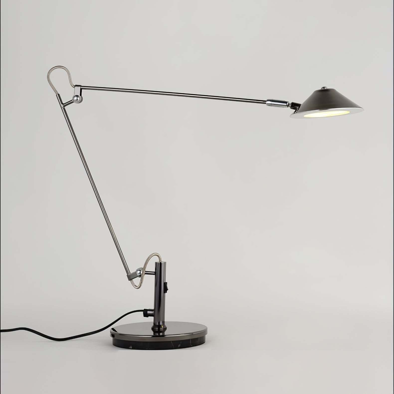 Queden Minimalistic Office Task Lamp-Neutral Decor