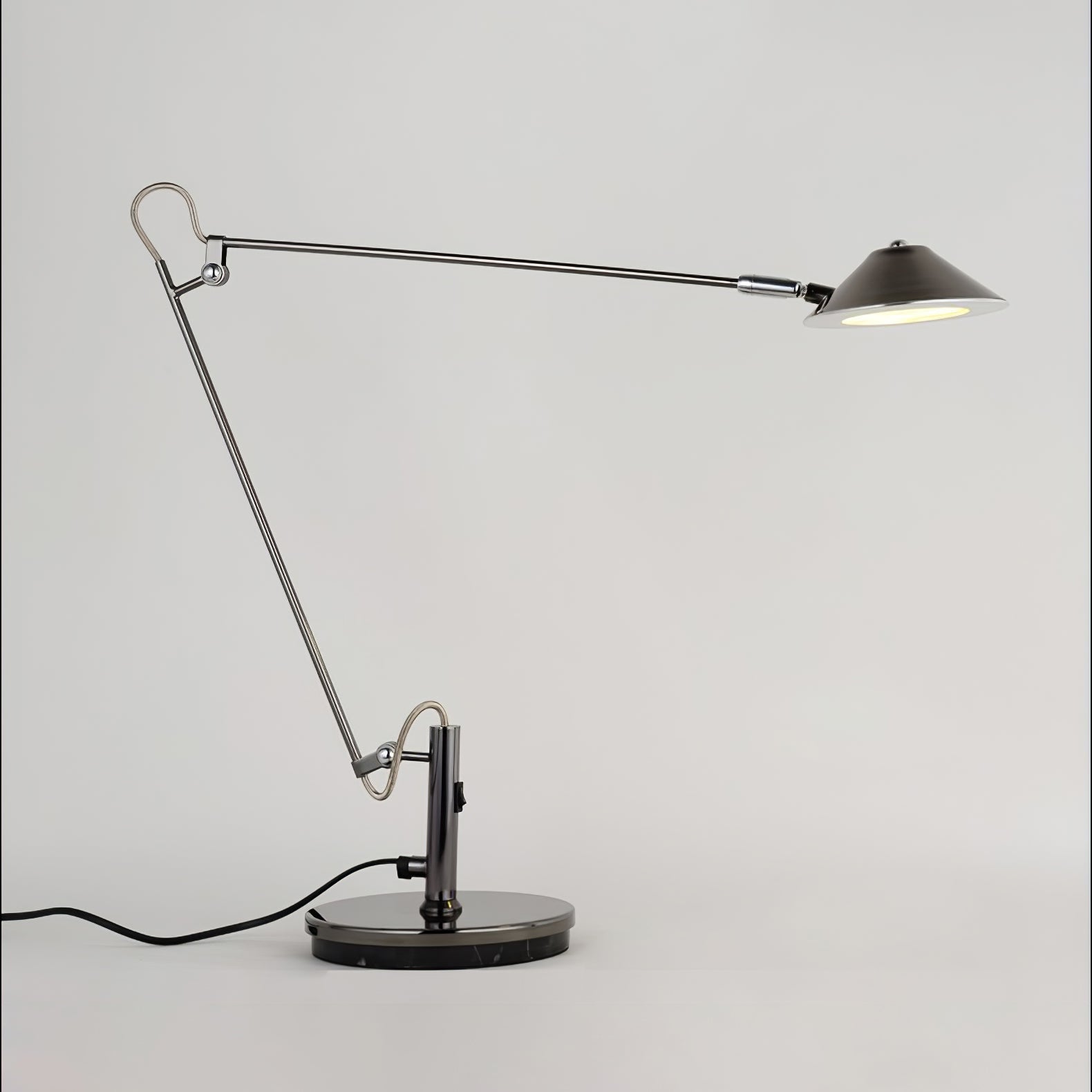 Queden Minimalistic Office Task Lamp-Neutral Decor