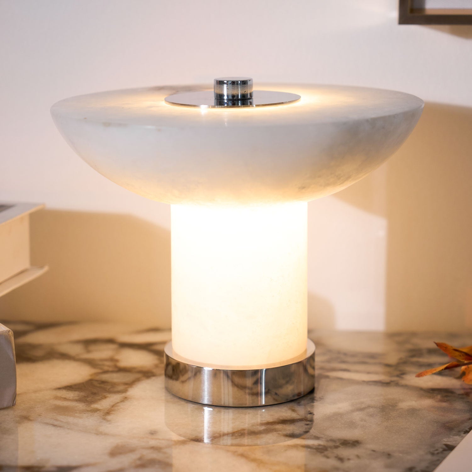 Eurnoran Mushroom Shaped Alabaster Table Lamp-Neutral Decor