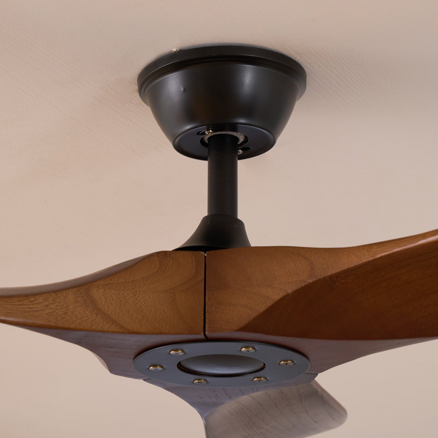 Orano Wood Ceiling Fan-Neutral Decor