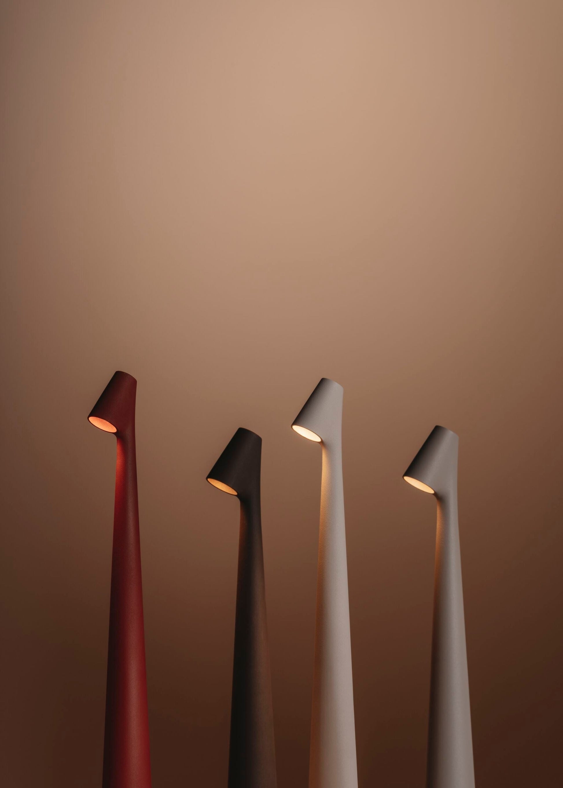 Wilen Acrylic Minimalist Table Lamp-Neutral Decor