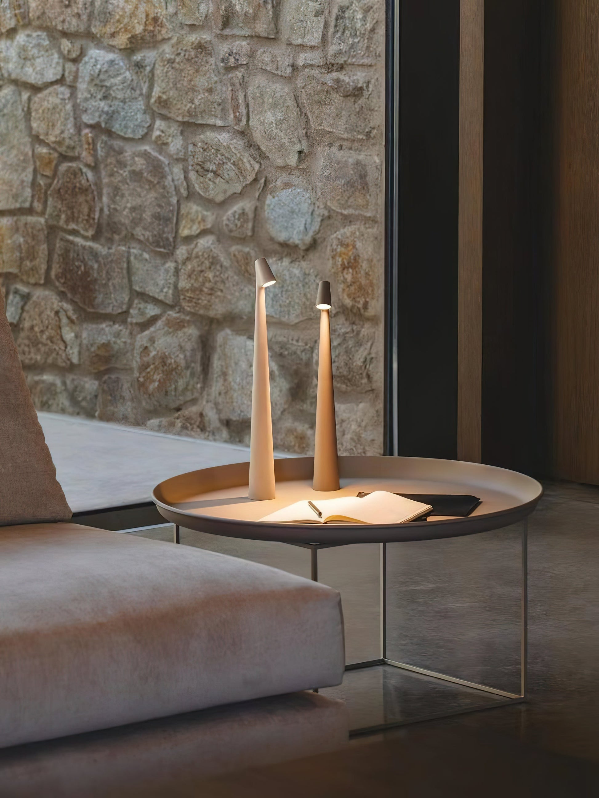 Wilen Acrylic Minimalist Table Lamp-Neutral Decor