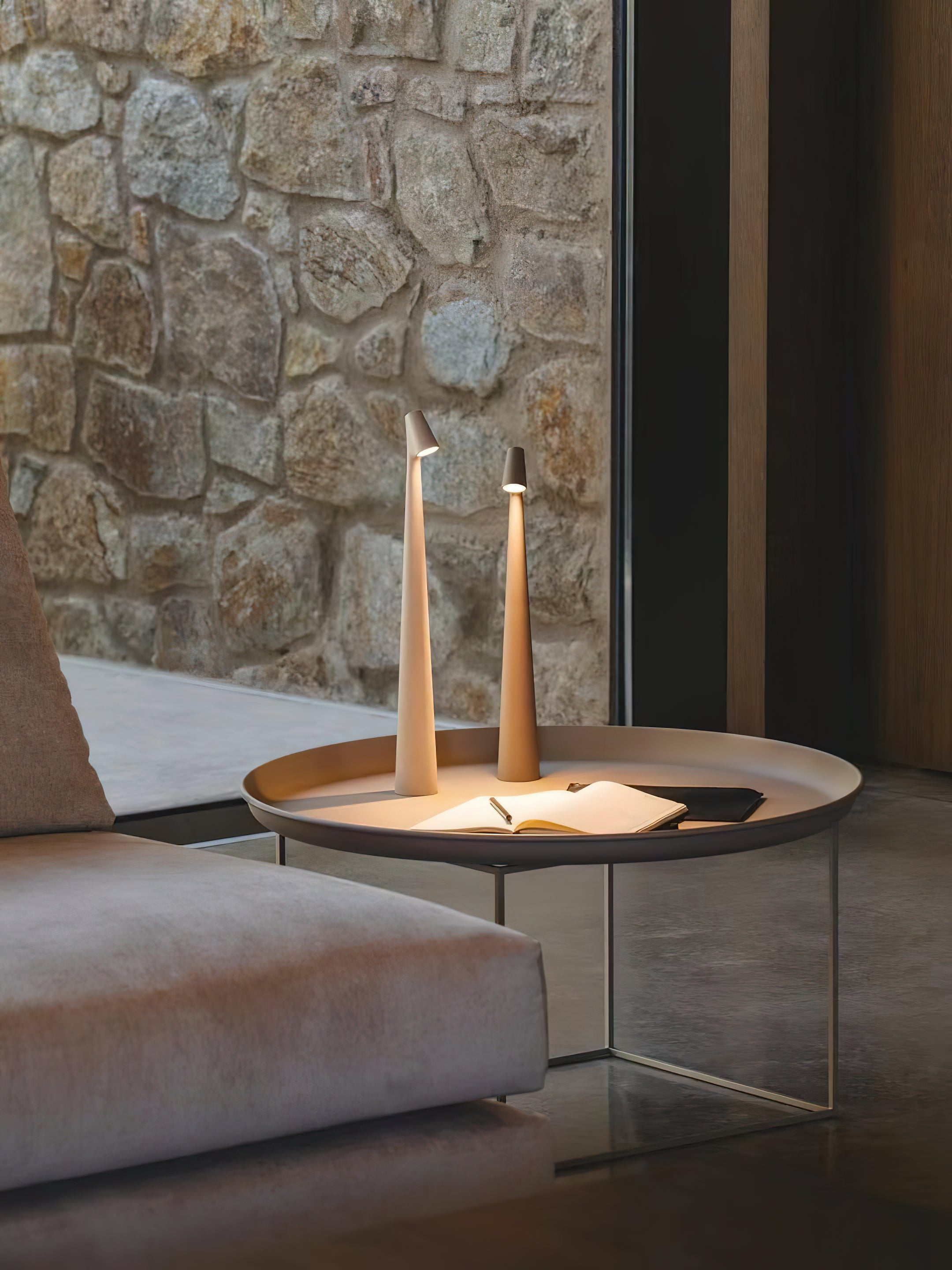 Wilen Acrylic Minimalist Table Lamp-Neutral Decor