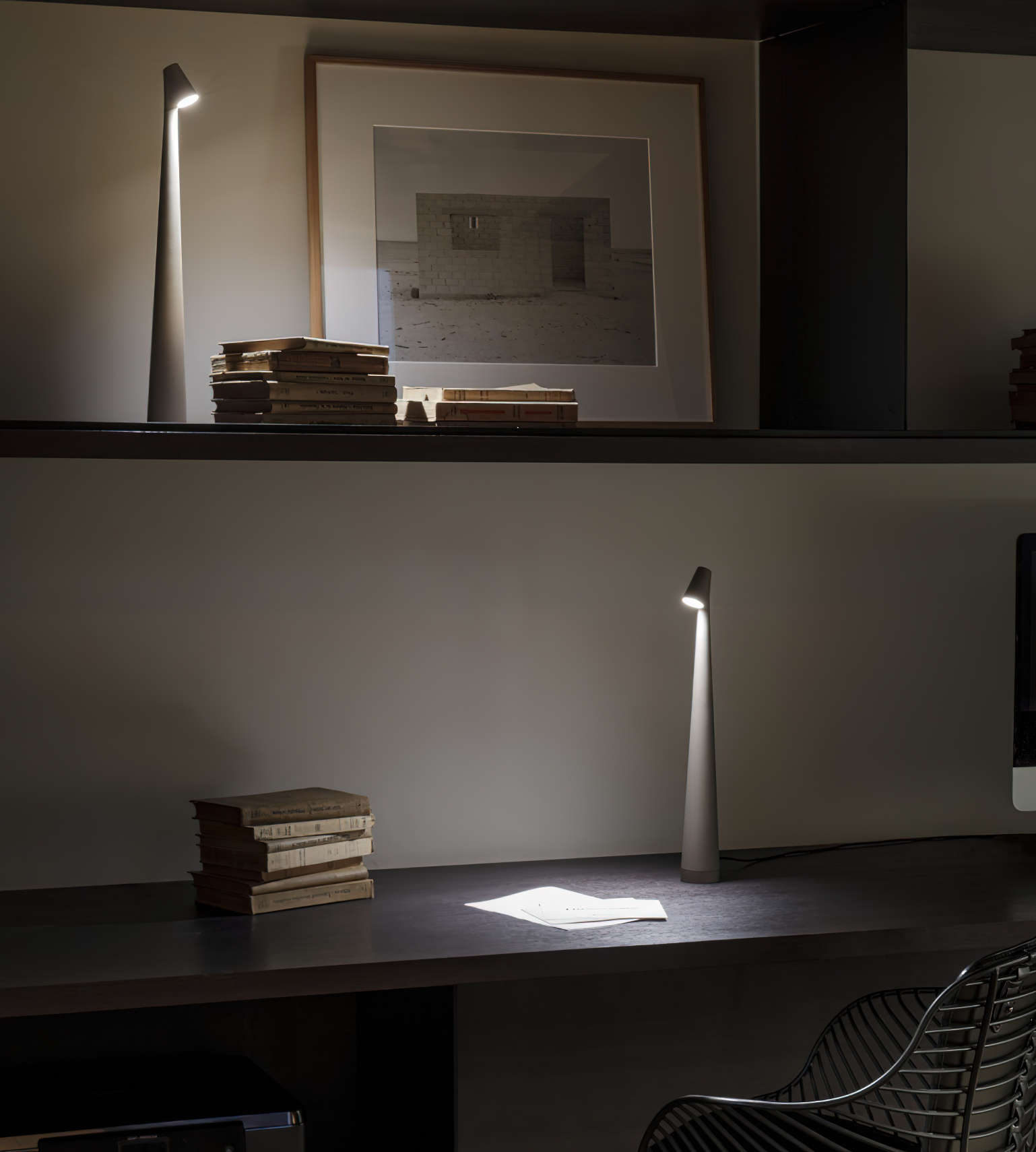 Wilen Acrylic Minimalist Table Lamp-Neutral Decor
