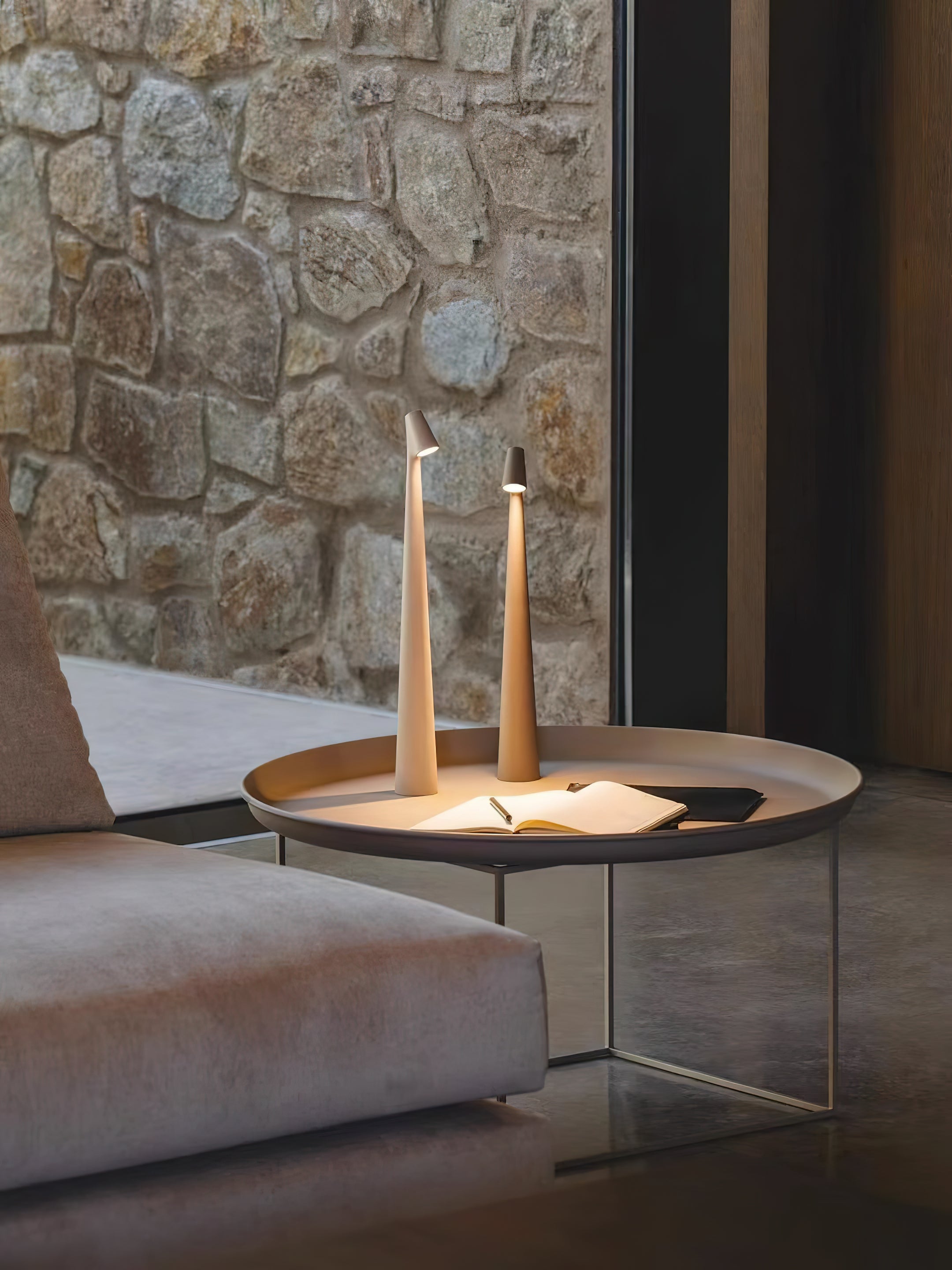 Wilen Acrylic Minimalist Table Lamp-Neutral Decor