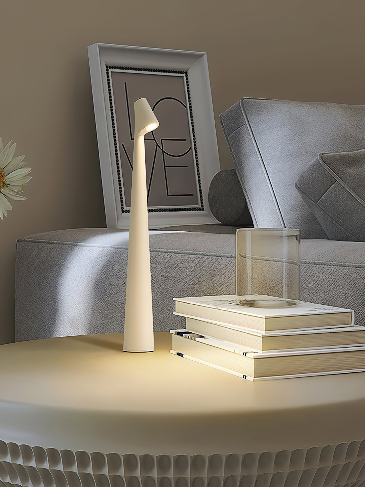 Wilen Acrylic Minimalist Table Lamp-Neutral Decor