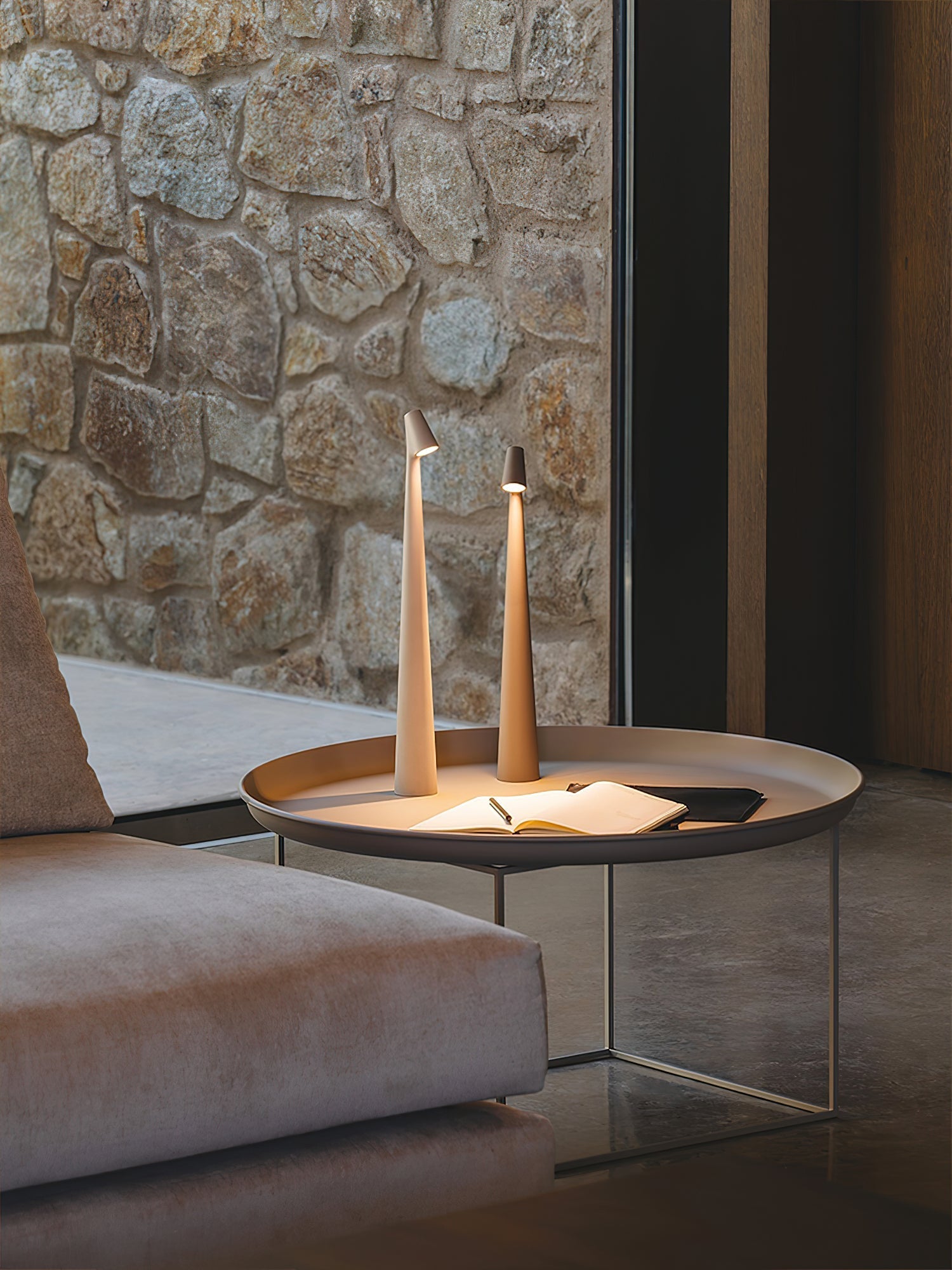 Wilen Acrylic Minimalist Table Lamp-Neutral Decor