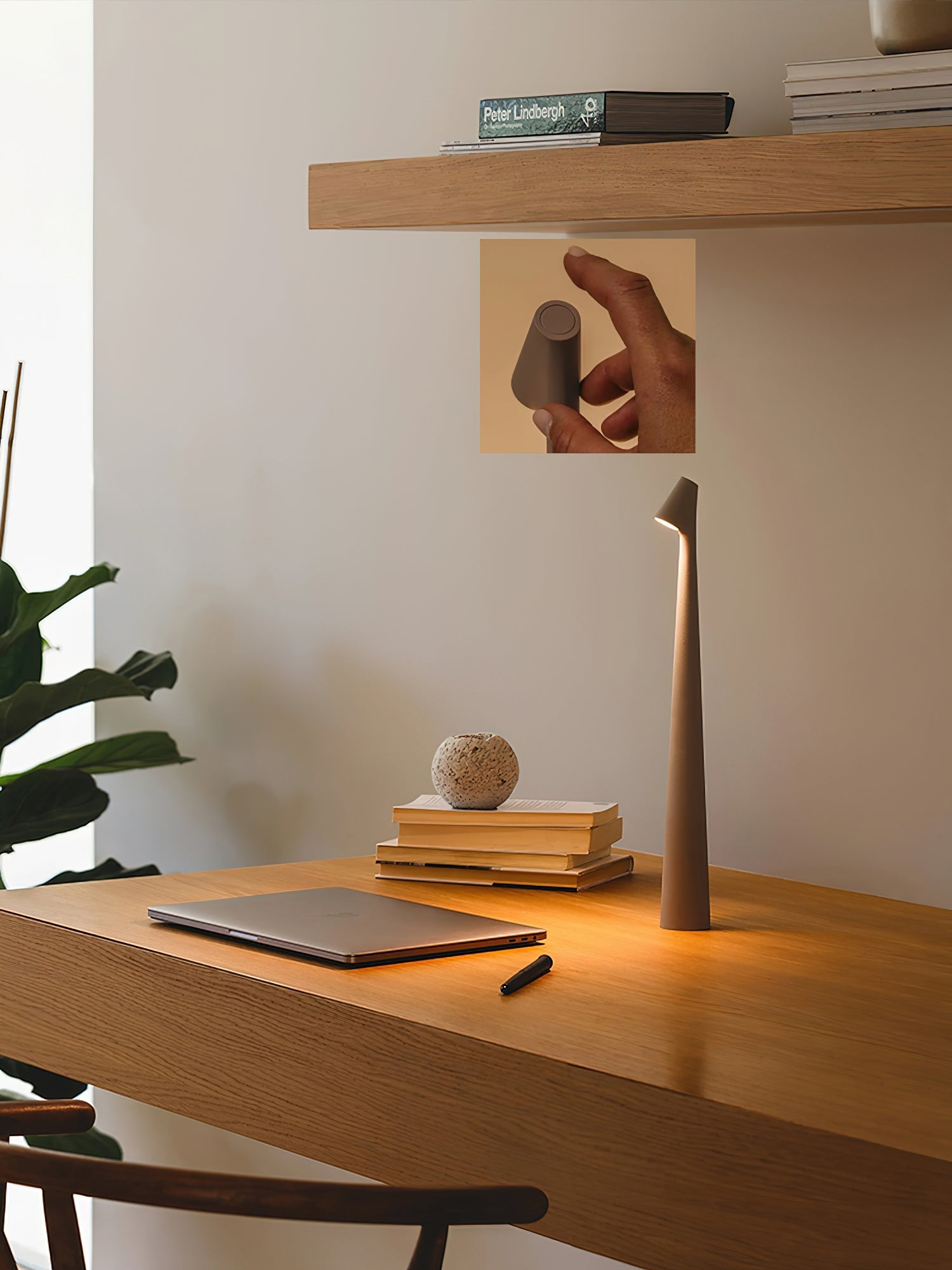 Wilen Acrylic Minimalist Table Lamp-Neutral Decor