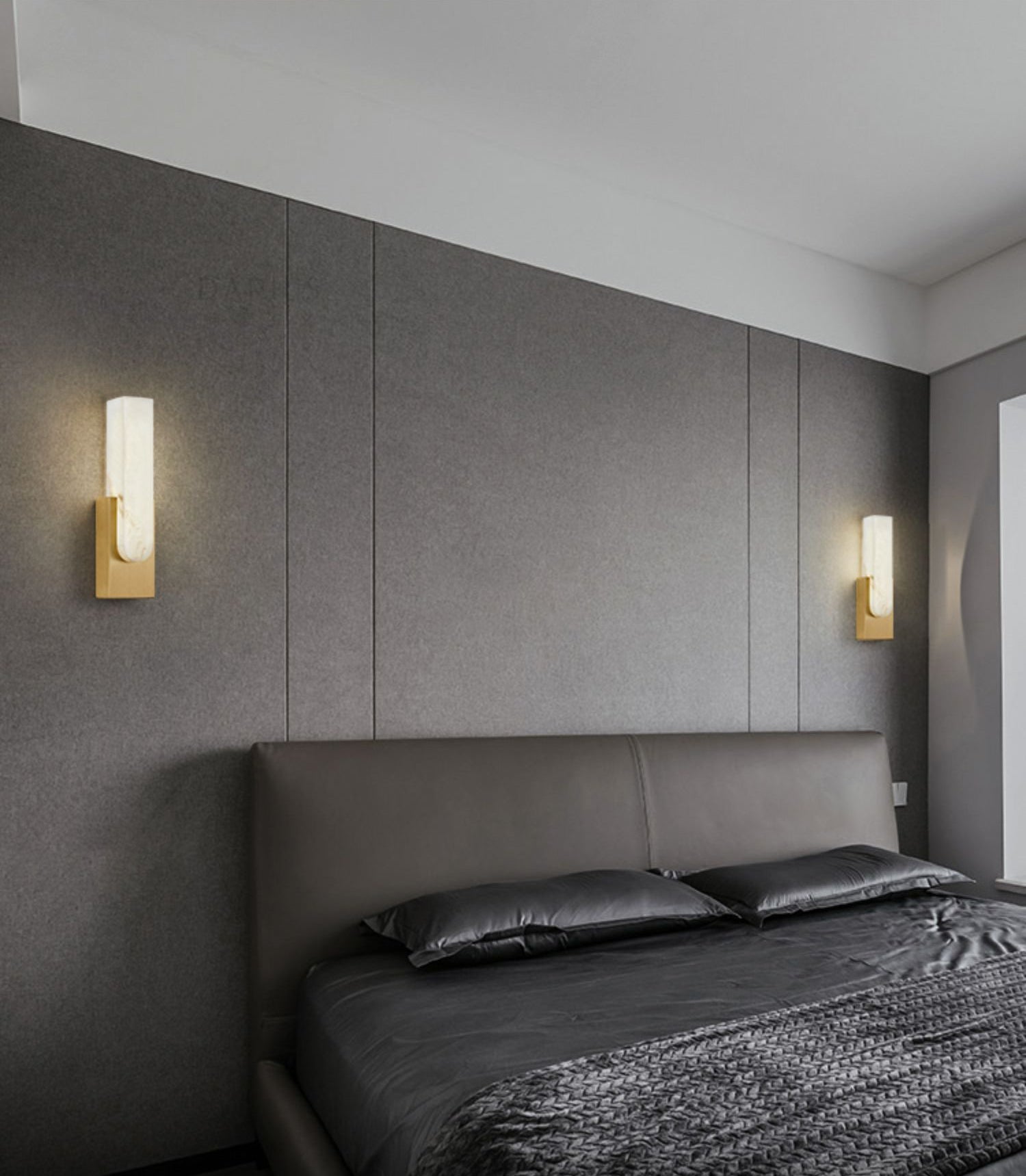 Xaldy Alabaster Wall Light-Neutral Decor