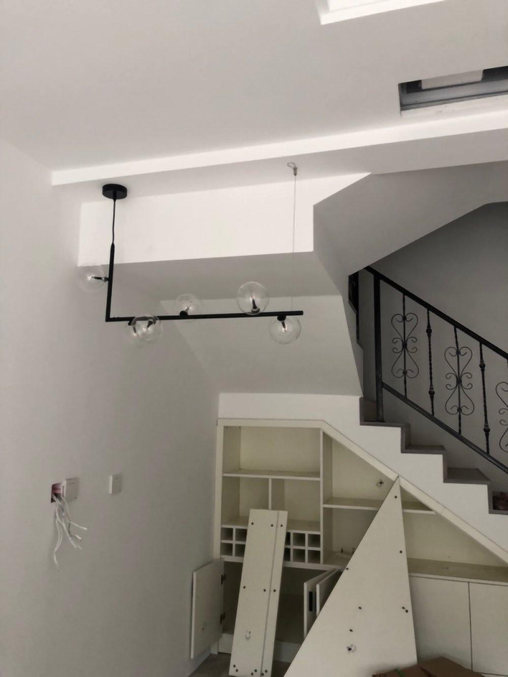 Moss Chandelier Glass with Black Steel Linear-Neutral Decor