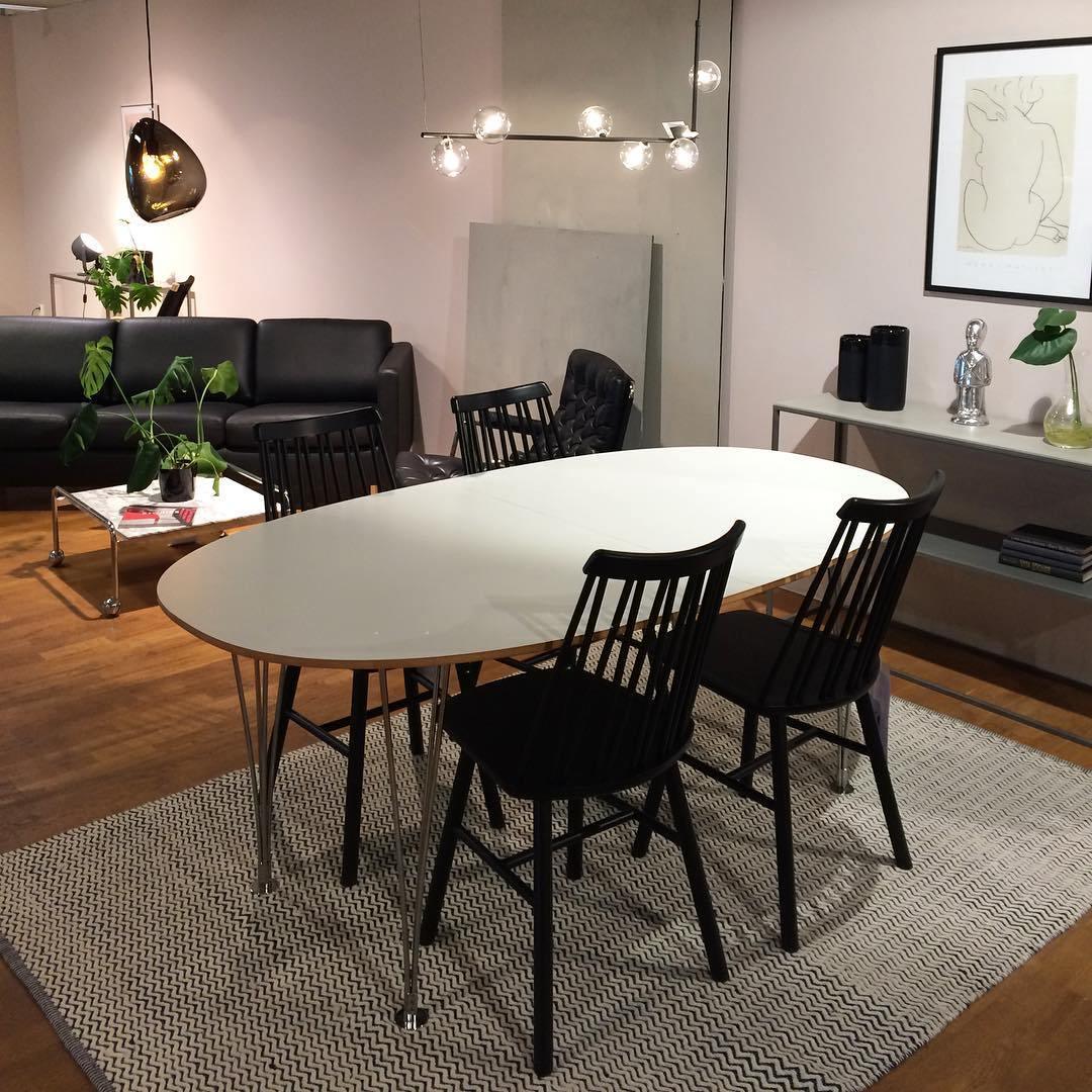Moss Chandelier Glass with Black Steel Linear-Neutral Decor