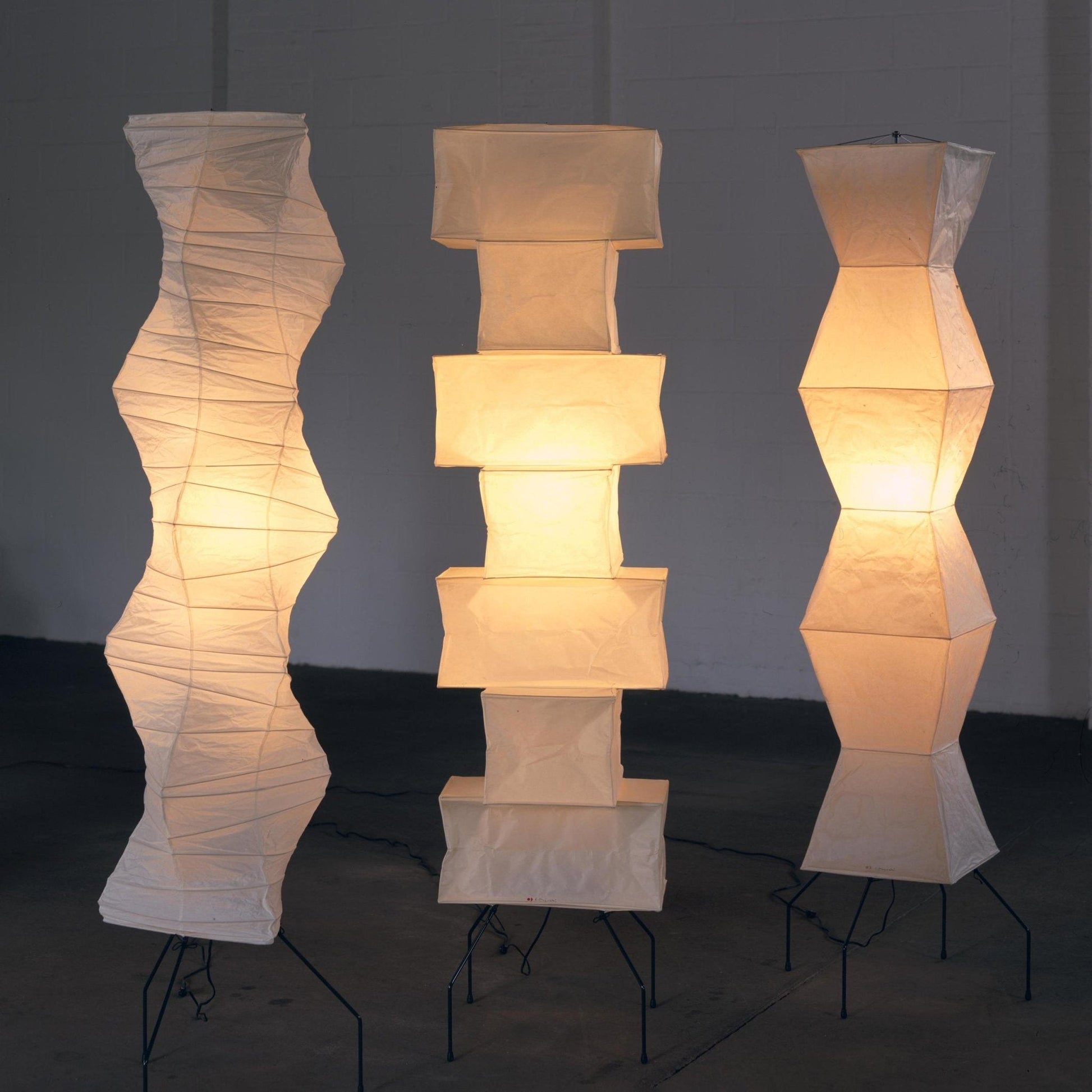 Avara Paper Floor Lamp-Neutral Decor