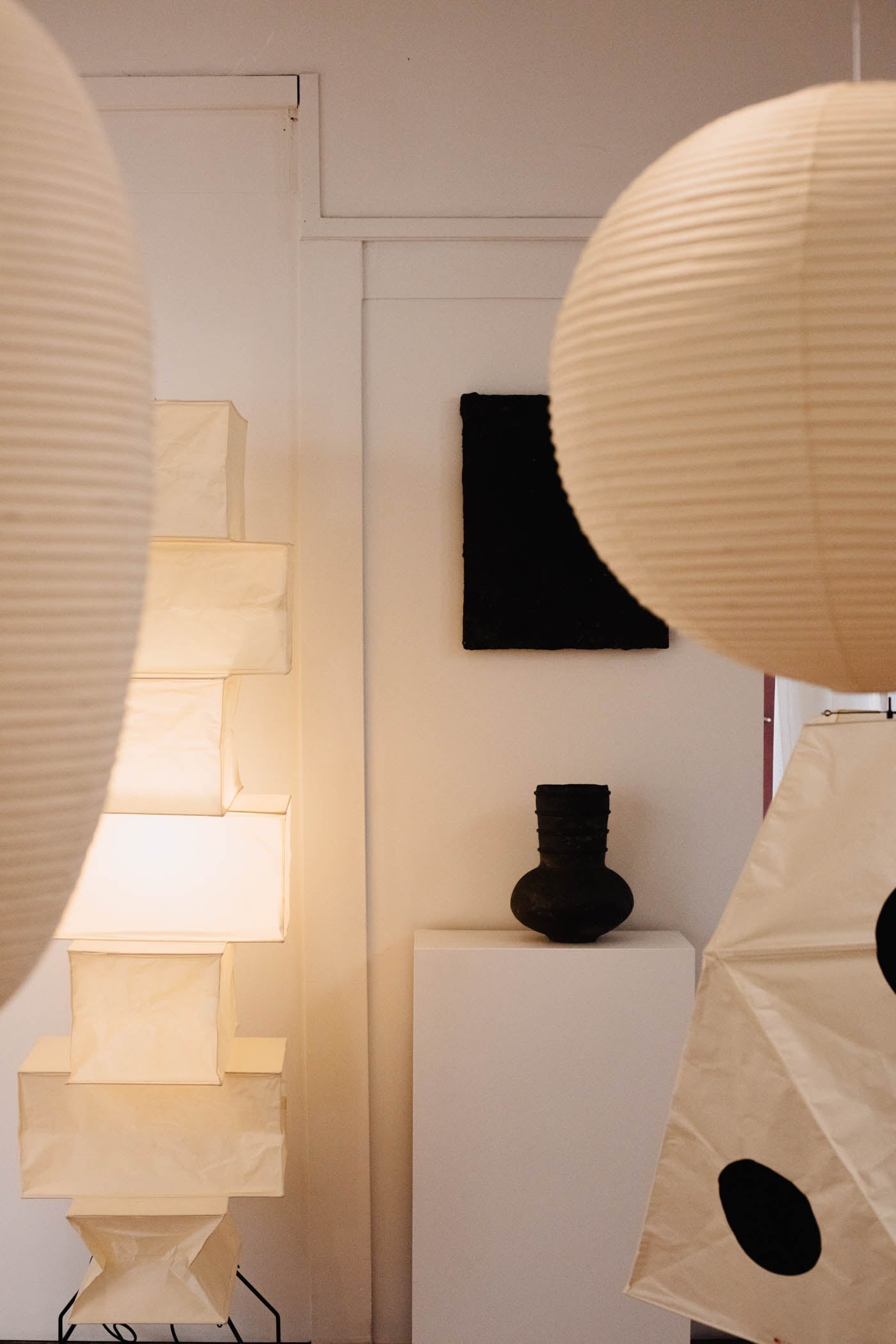 Avara Paper Floor Lamp-Neutral Decor