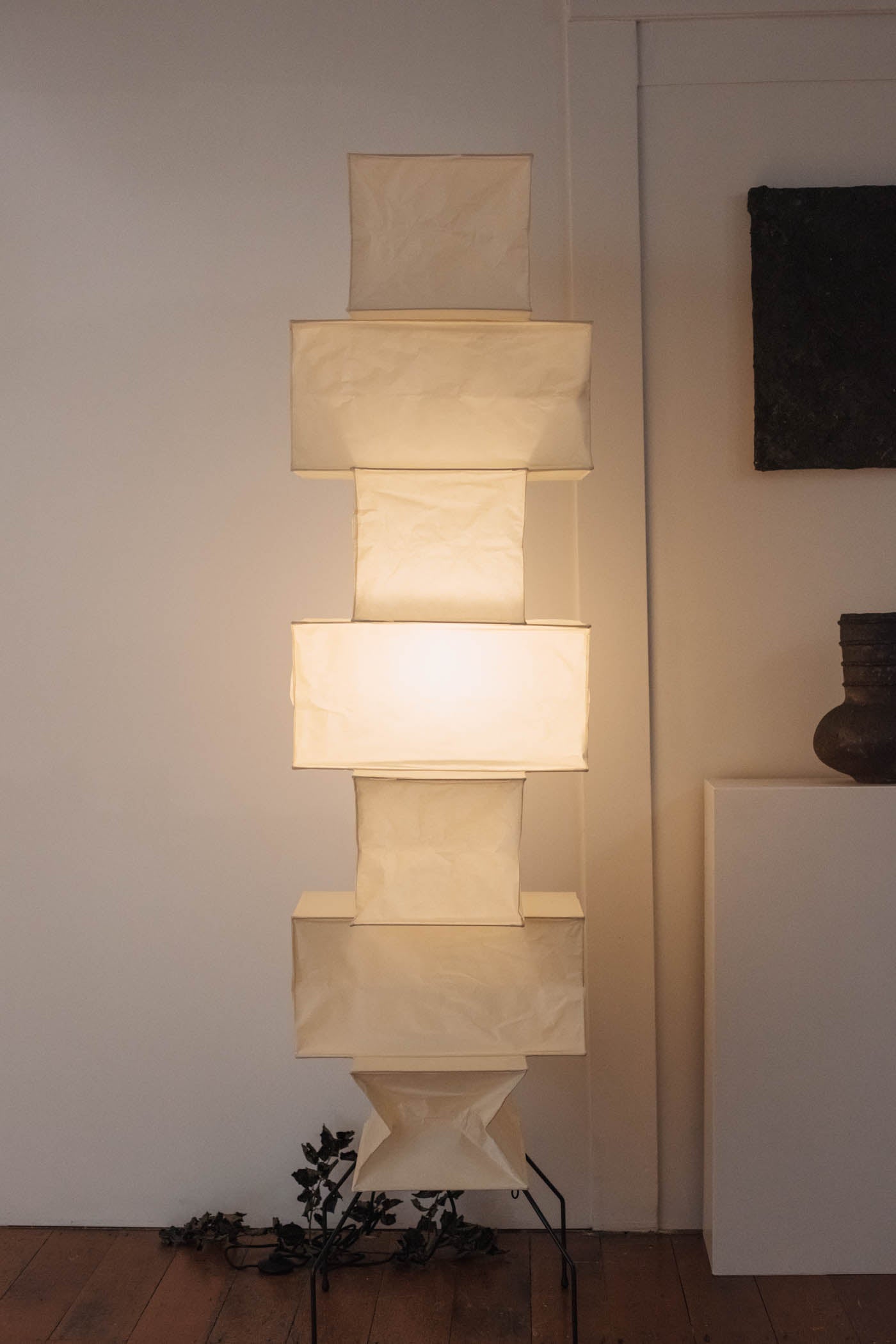 Avara Paper Floor Lamp-Neutral Decor
