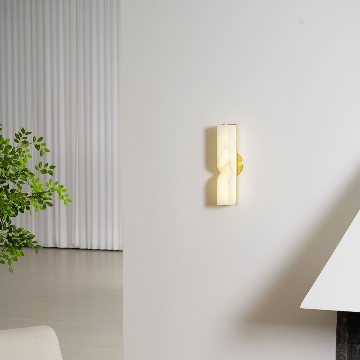 Lunaris Alabaster Rectangular Wall Lamp-Neutral Decor