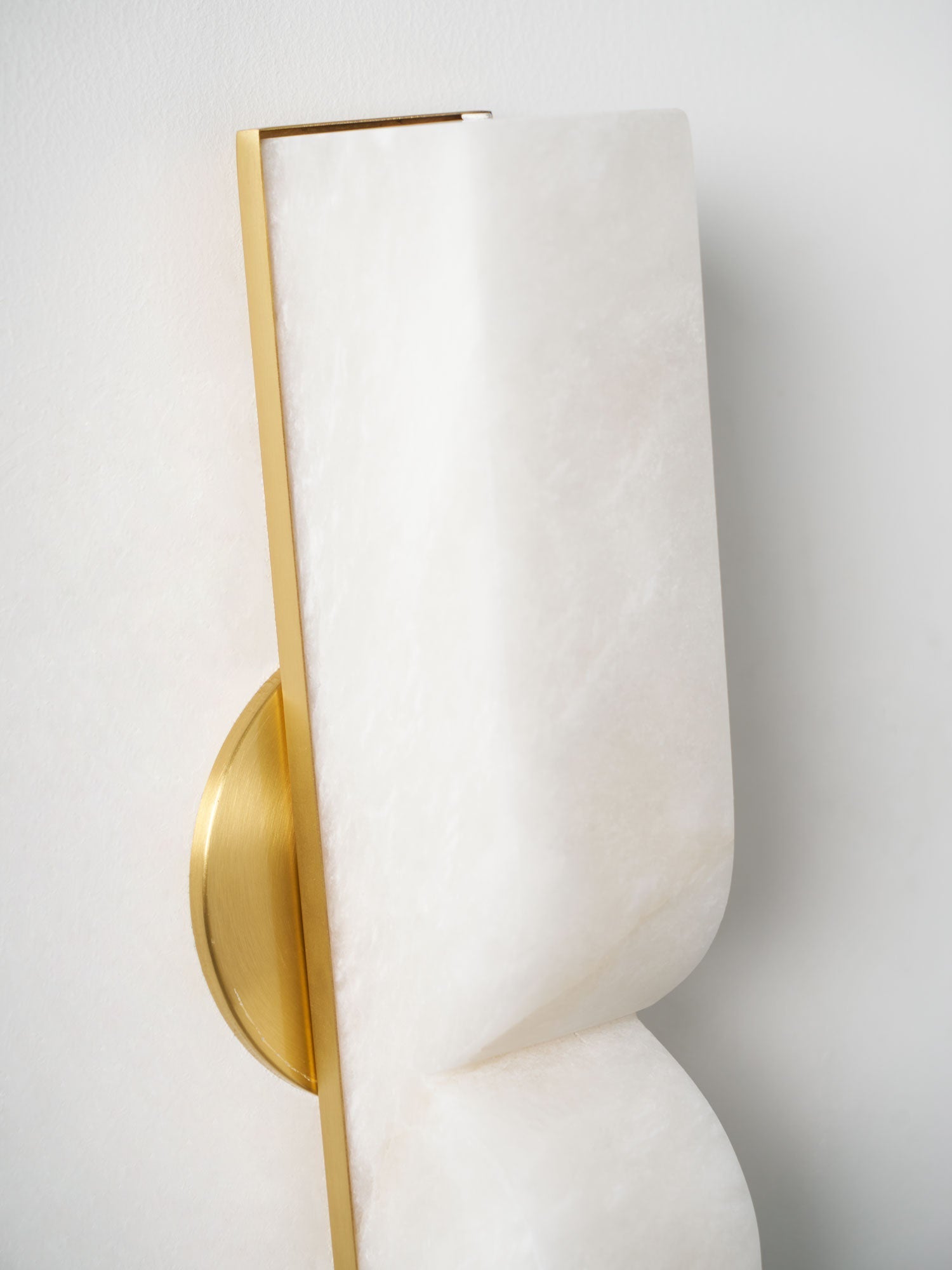Lena Minimalist Alabaster Wall Light-Neutral Decor