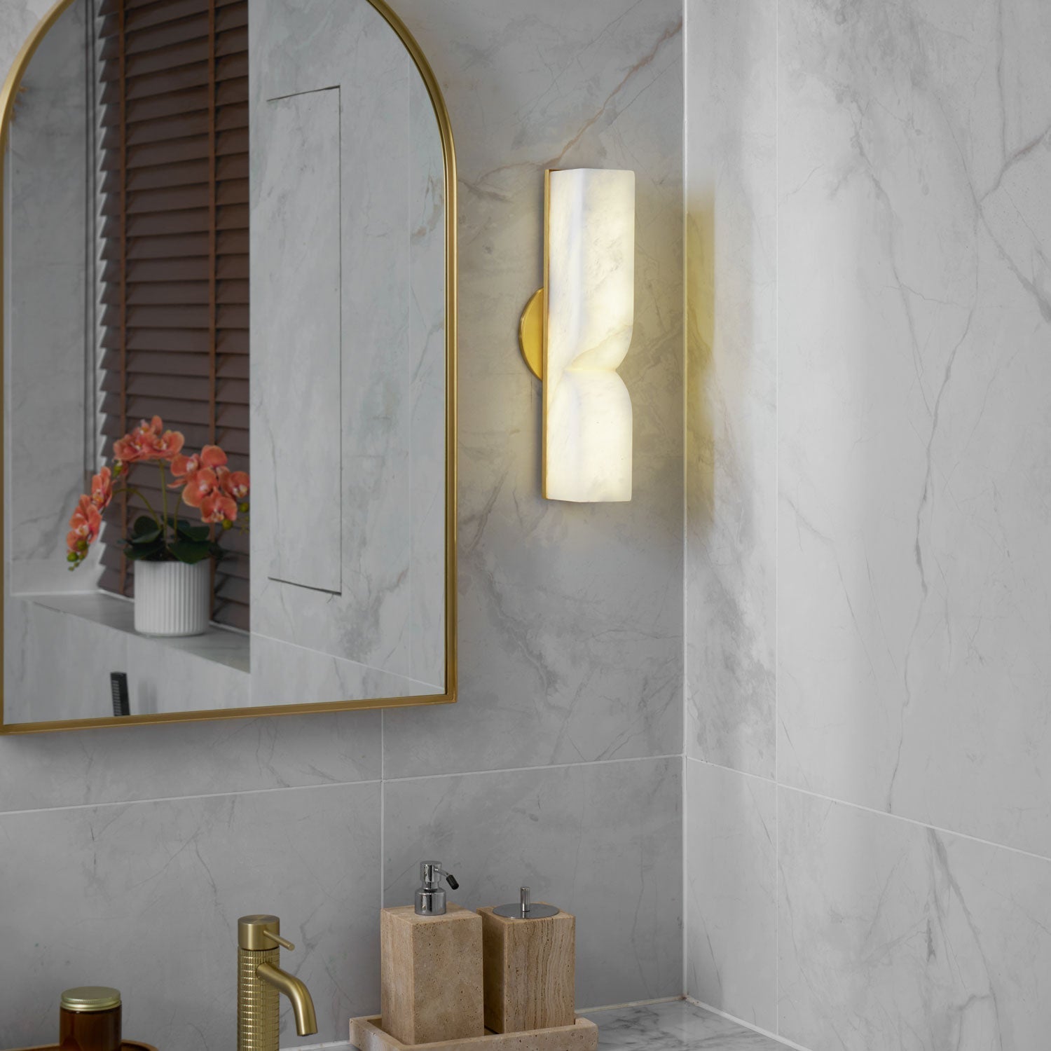 Lunaris Alabaster Rectangular Wall Lamp-Neutral Decor
