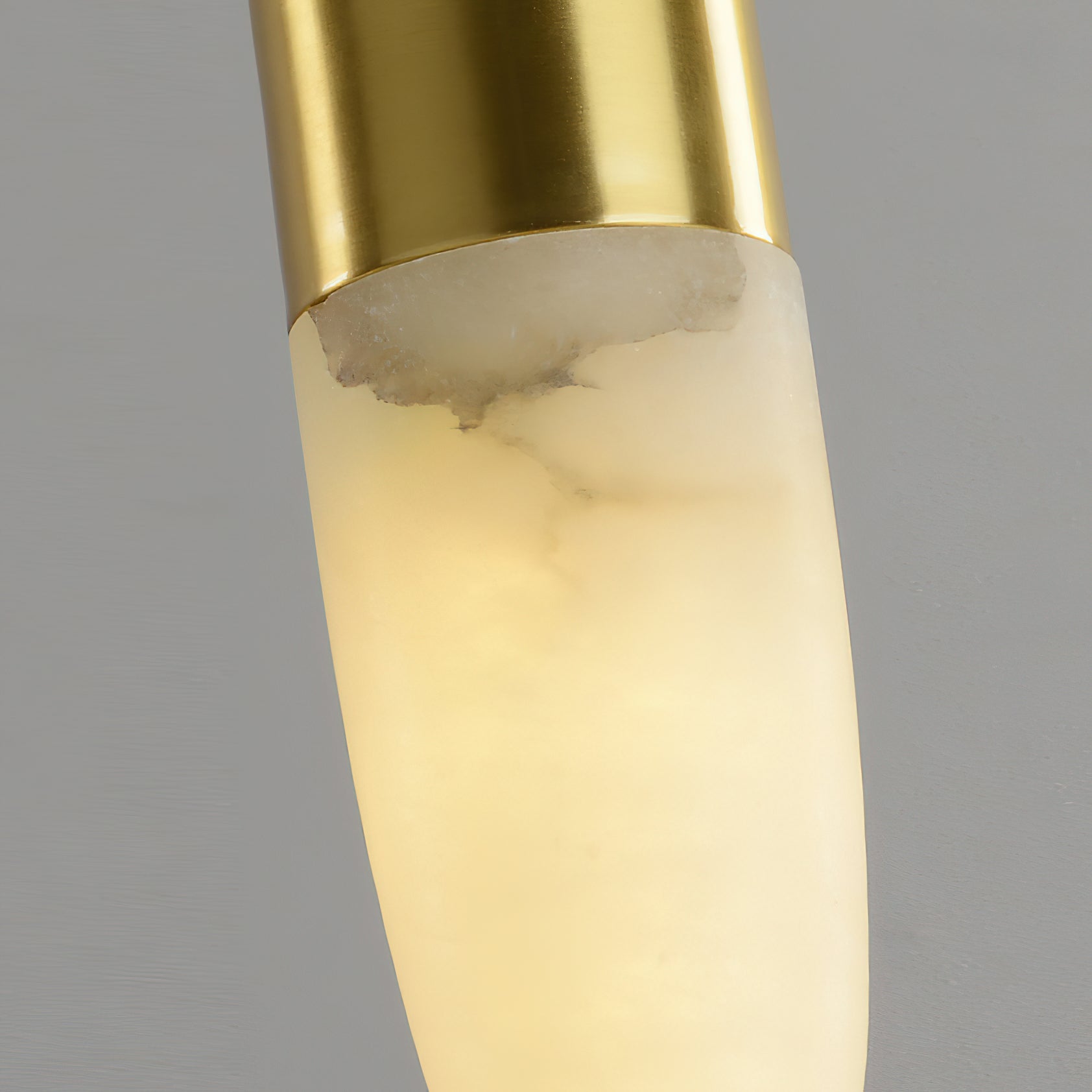 Himinuvye Alabaster Minimalist Bolus Brass Pendant Light