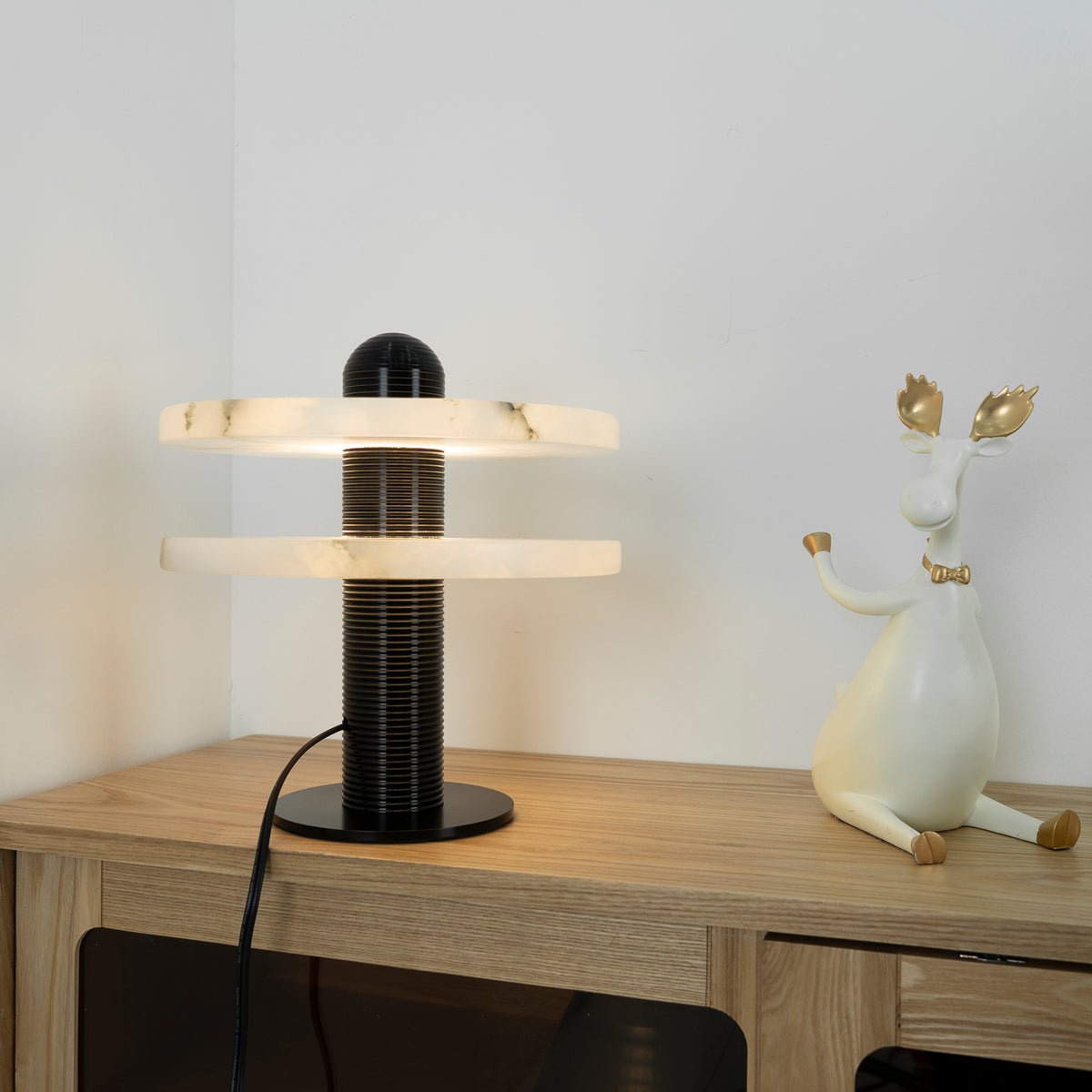 Nerio Modern Alabaster Table Lamp-Neutral Decor