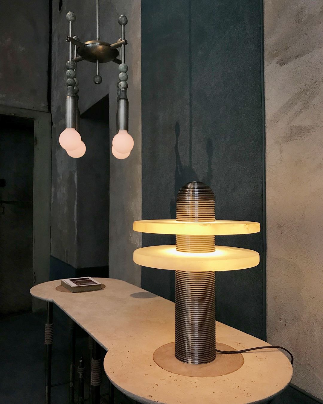 Nerio Modern Alabaster Table Lamp-Neutral Decor