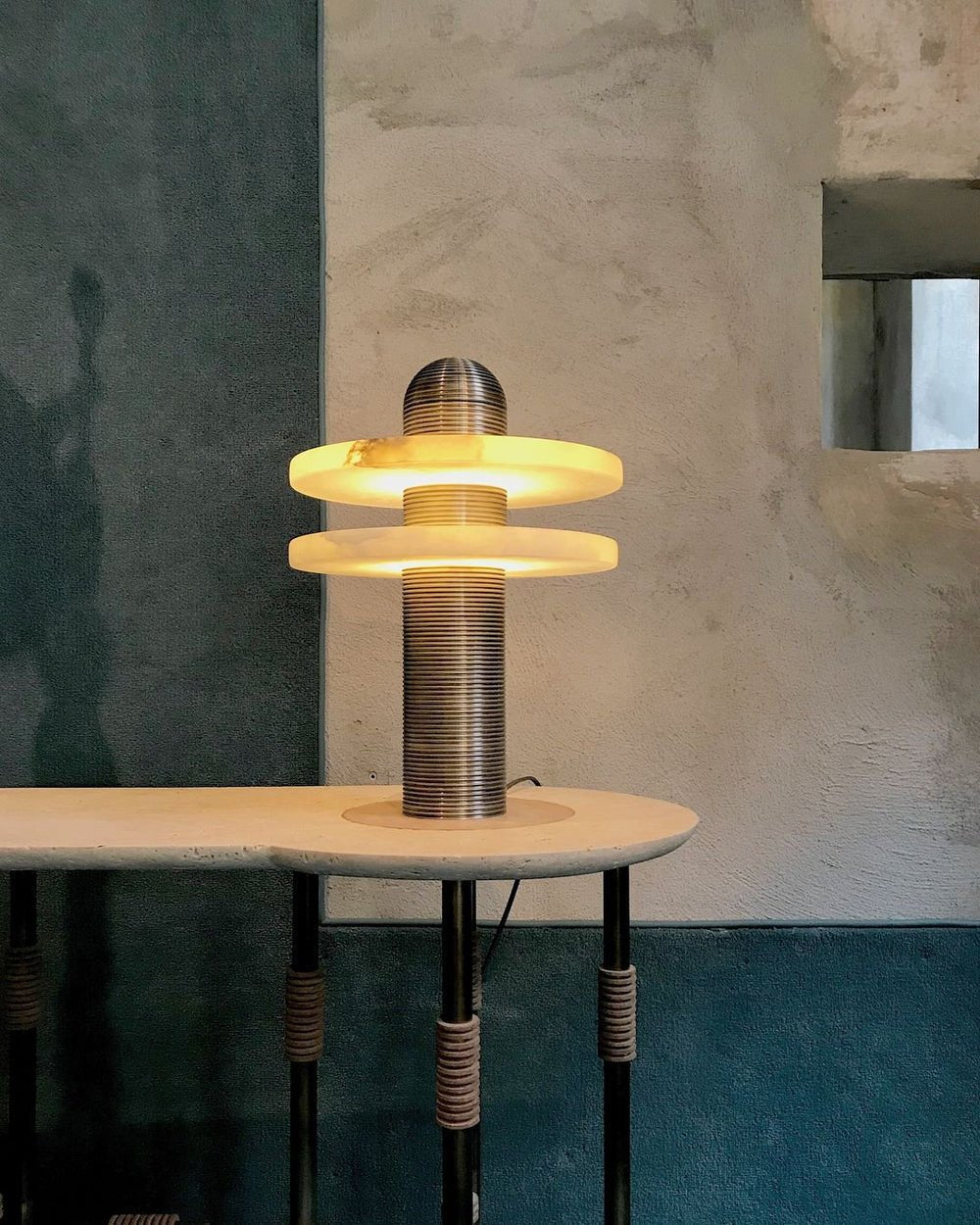 Nerio Modern Alabaster Table Lamp-Neutral Decor