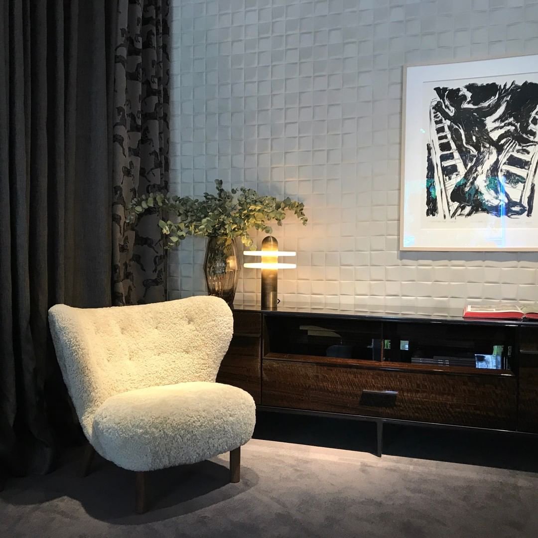 Nerio Modern Alabaster Table Lamp-Neutral Decor