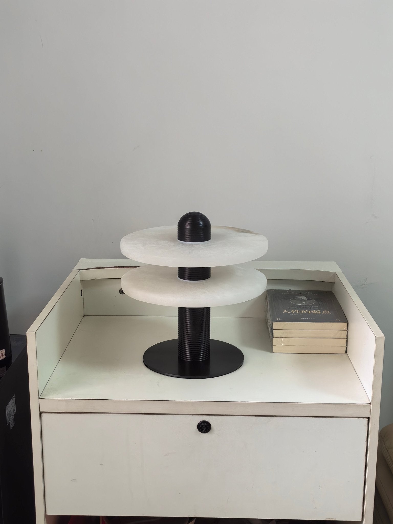 Nerio Modern Alabaster Table Lamp-Neutral Decor