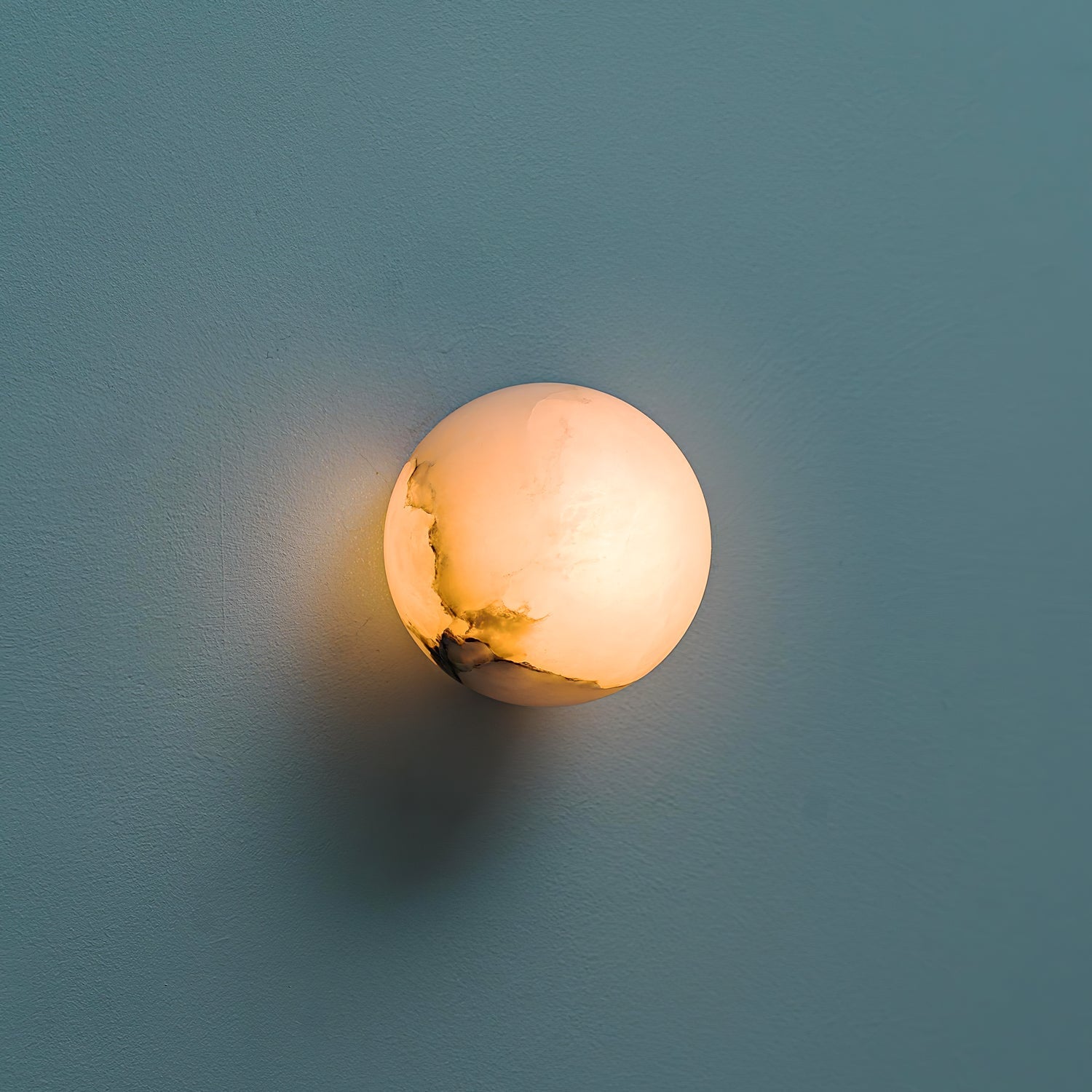 Lynq Alabaster Mini Orb Wall Lamp - Neutralighting