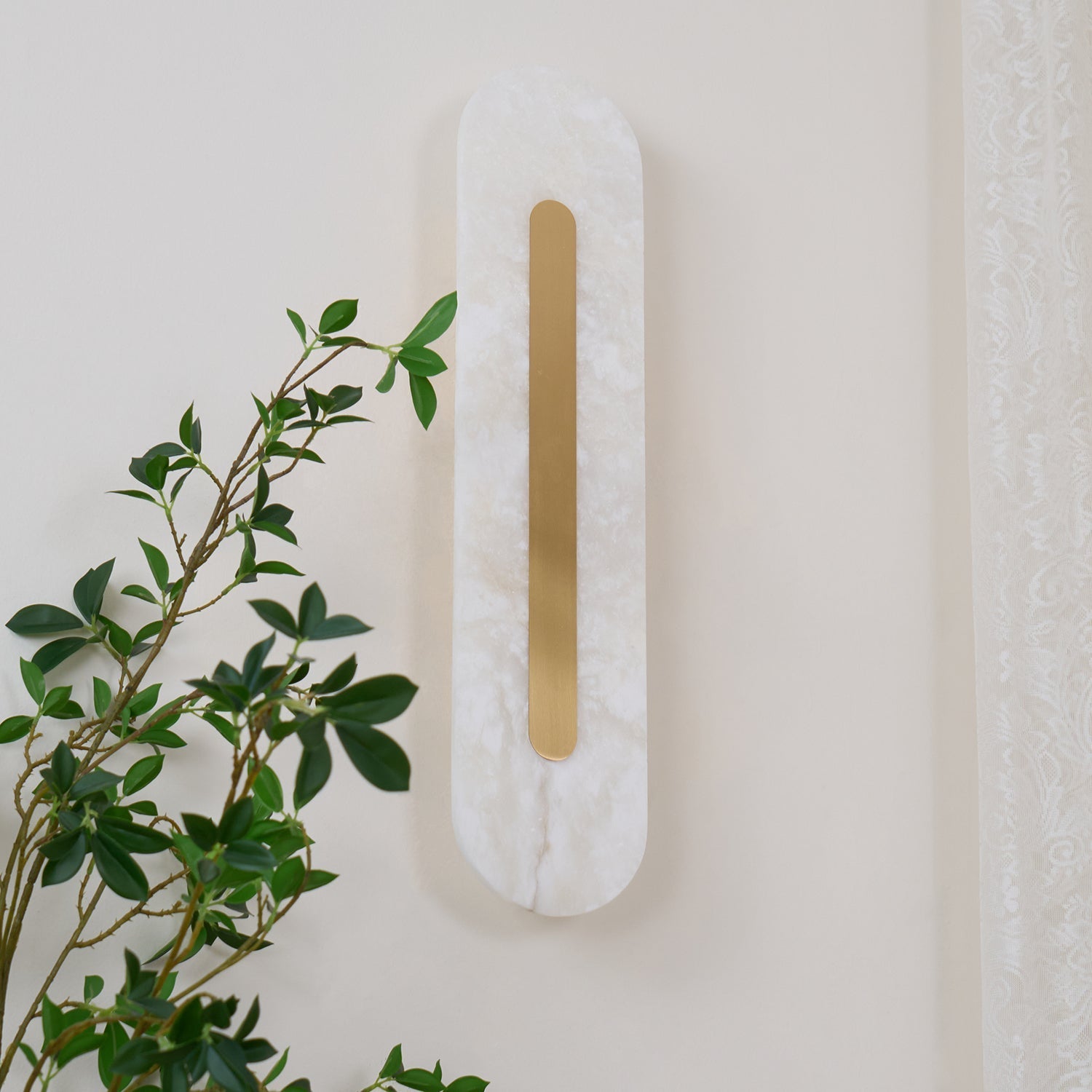 Selvia Minimalist Alabaster Wall Light-Neutral Decor