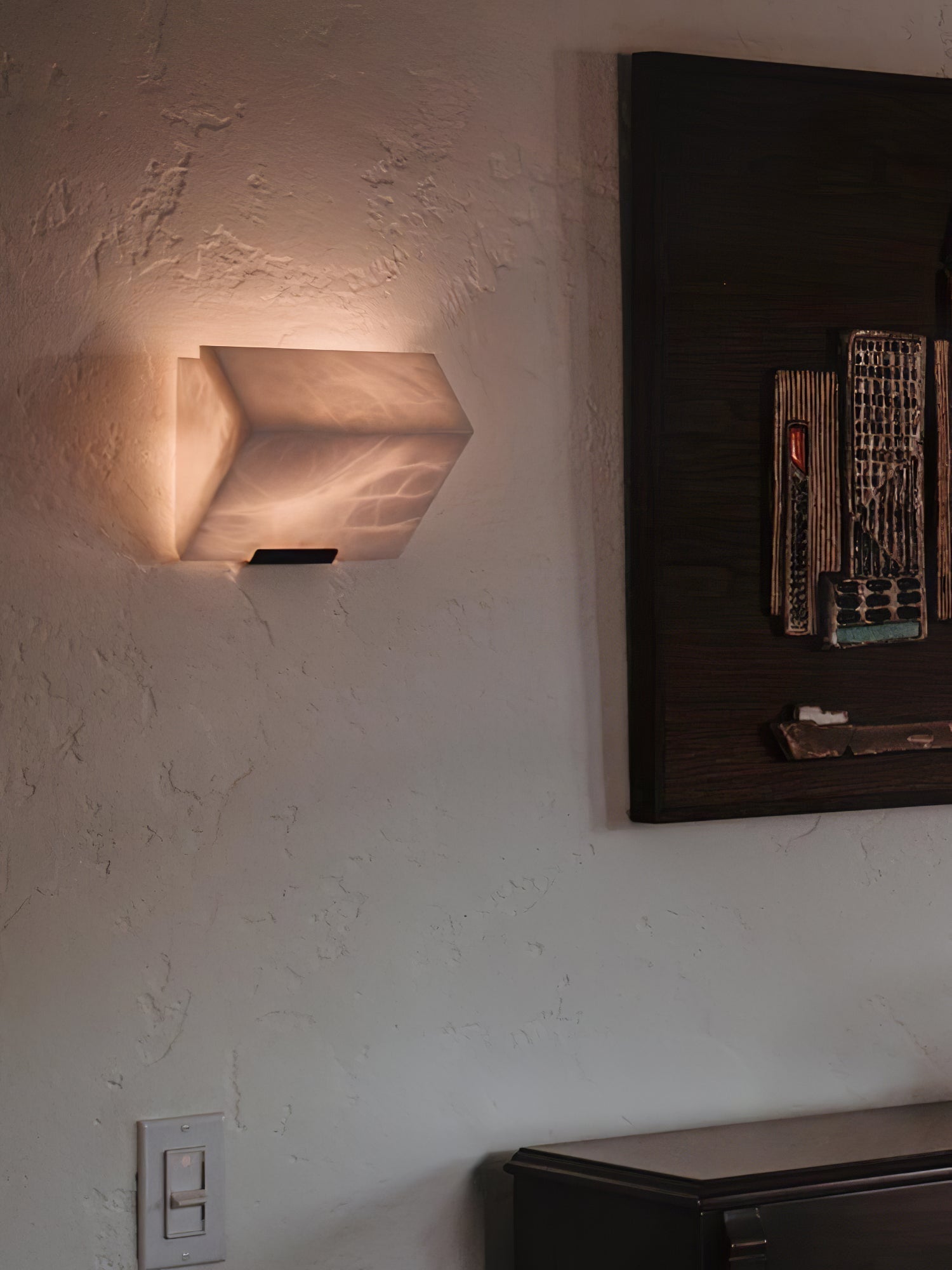 Dione Alabaster Wall Lamp-Neutral Decor