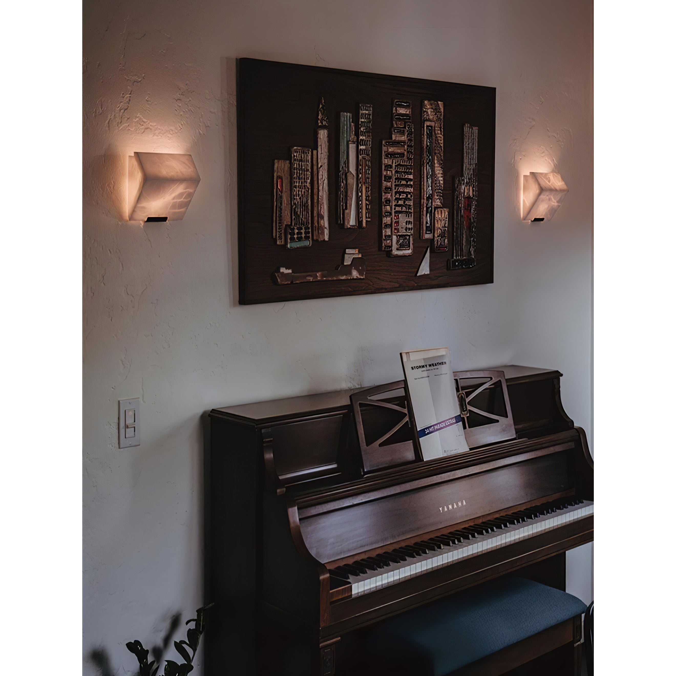 Qvistuvyn  Metal Alabaster Wall Lamp