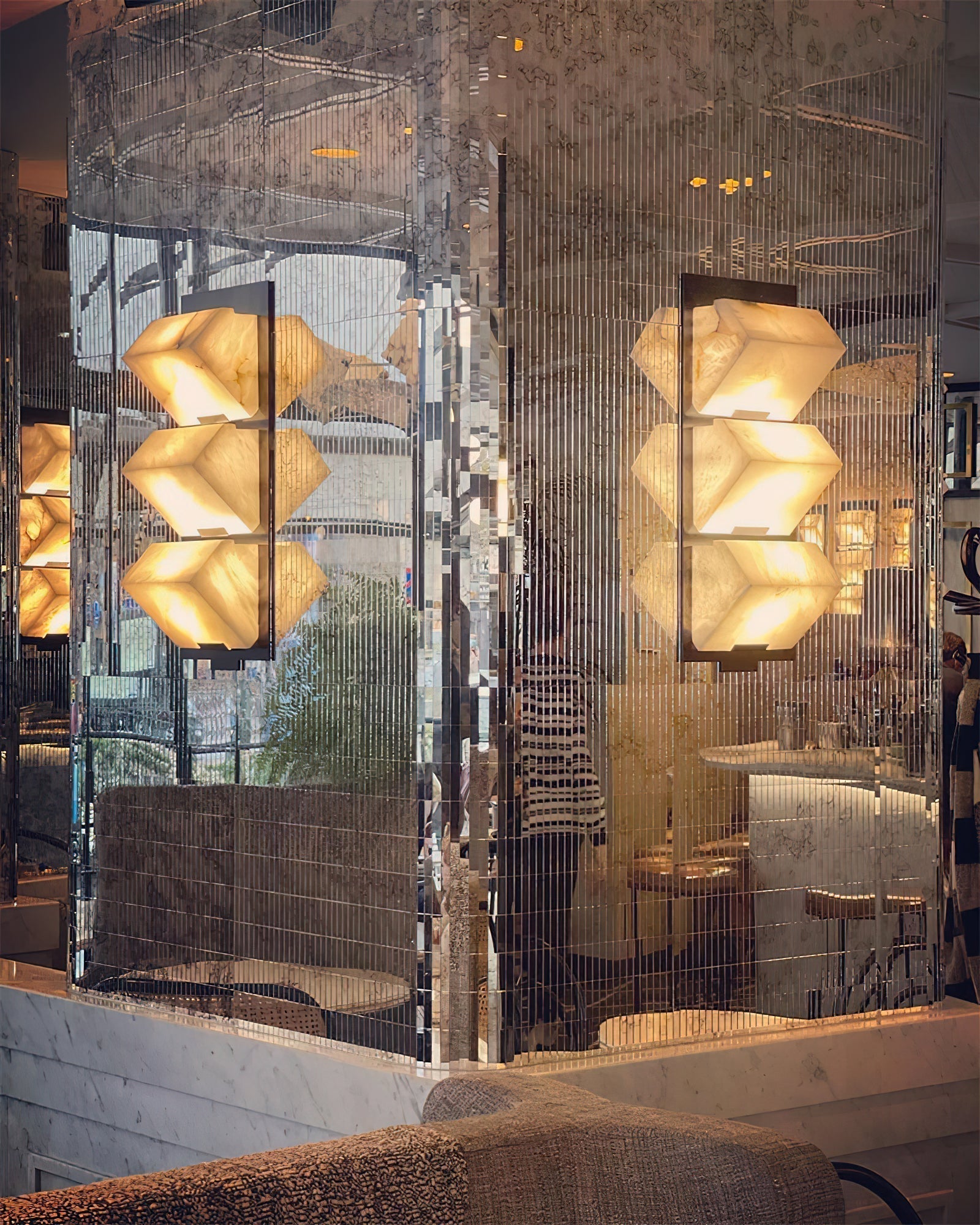 Qvistuvyn  Metal Alabaster Wall Lamp