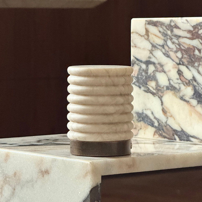 Detail of the light diffusing through the alabaster stone.
