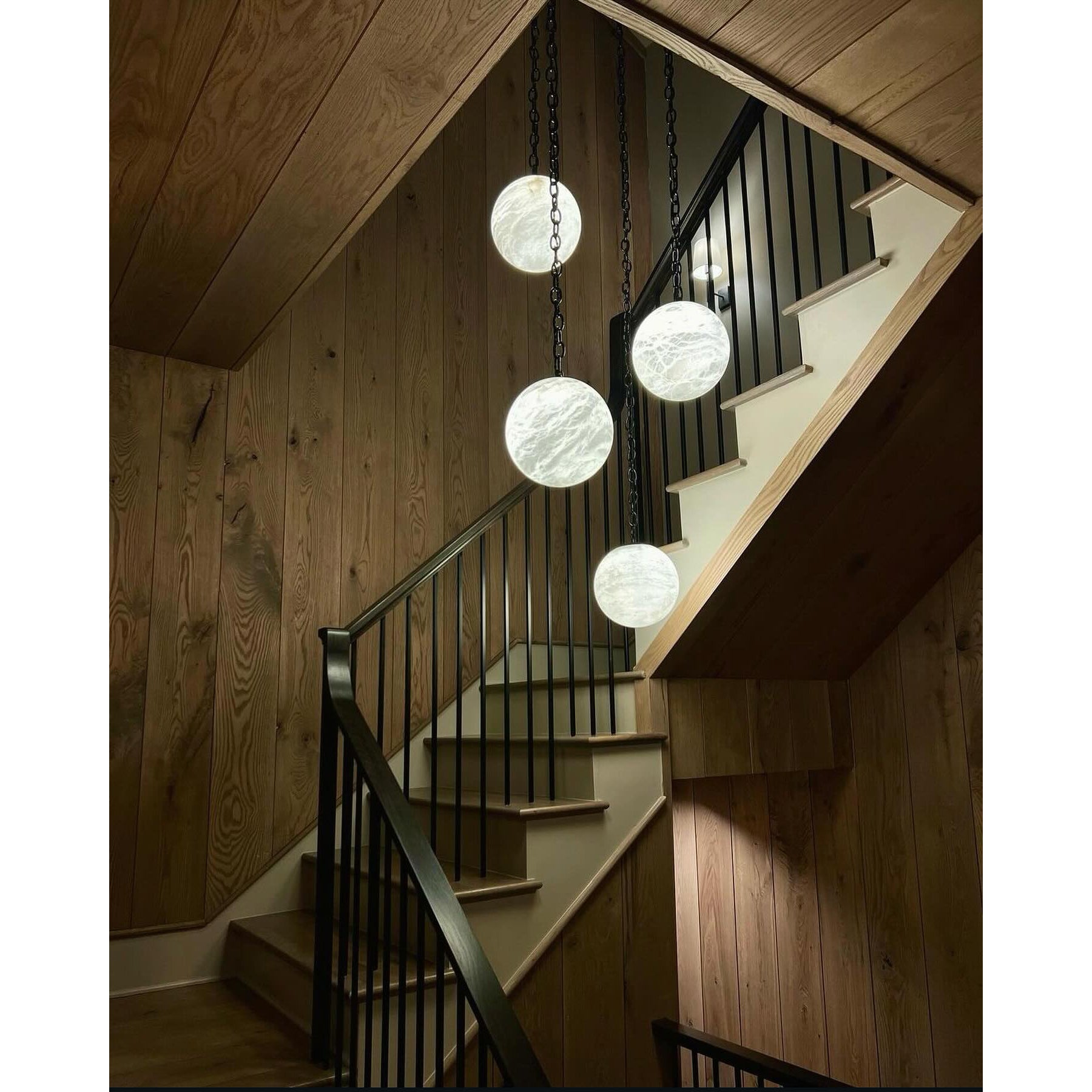 Full view of the 3-head swag pendant lamp.