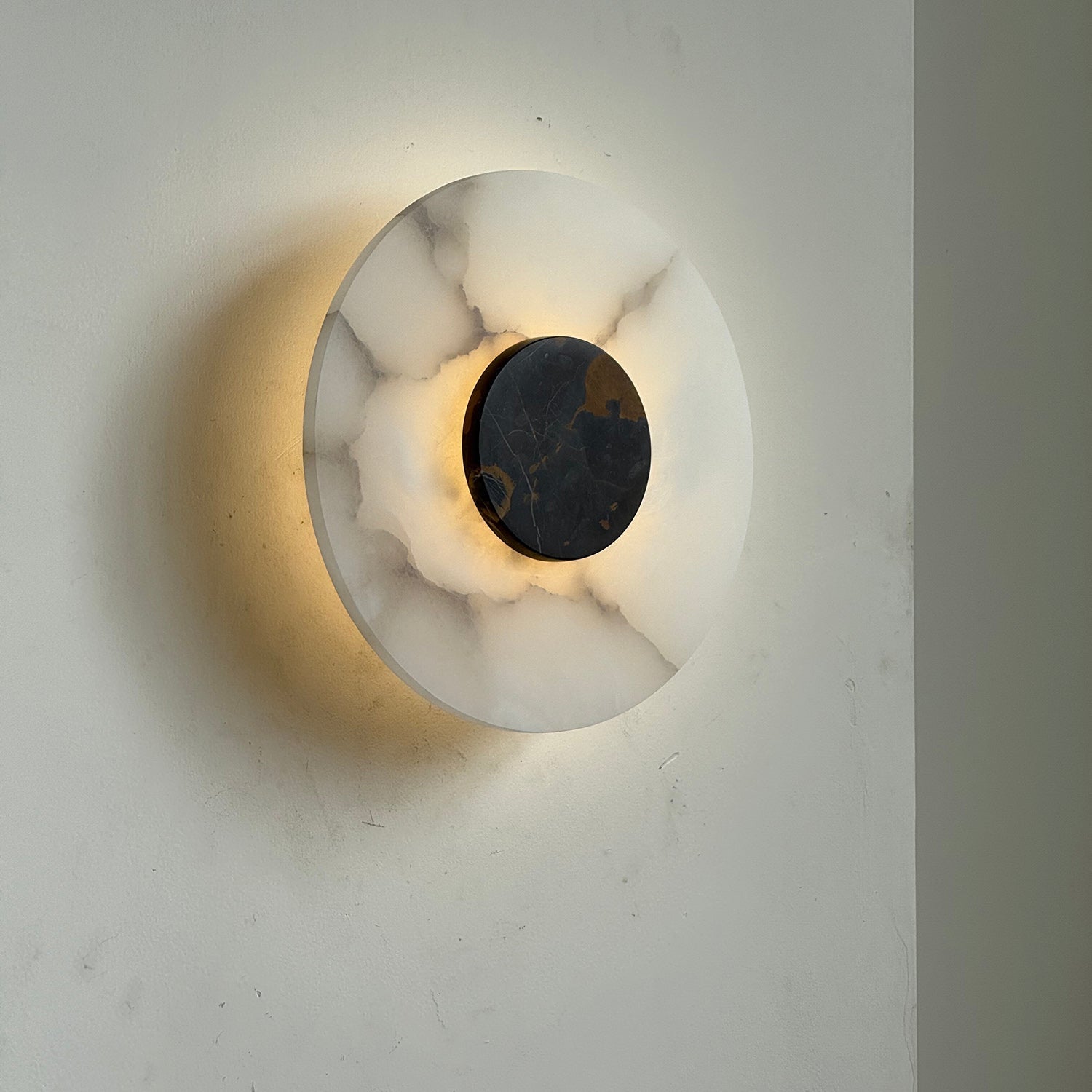 Rauduvyi Modern Minimalist Alabaster Wall Lamp