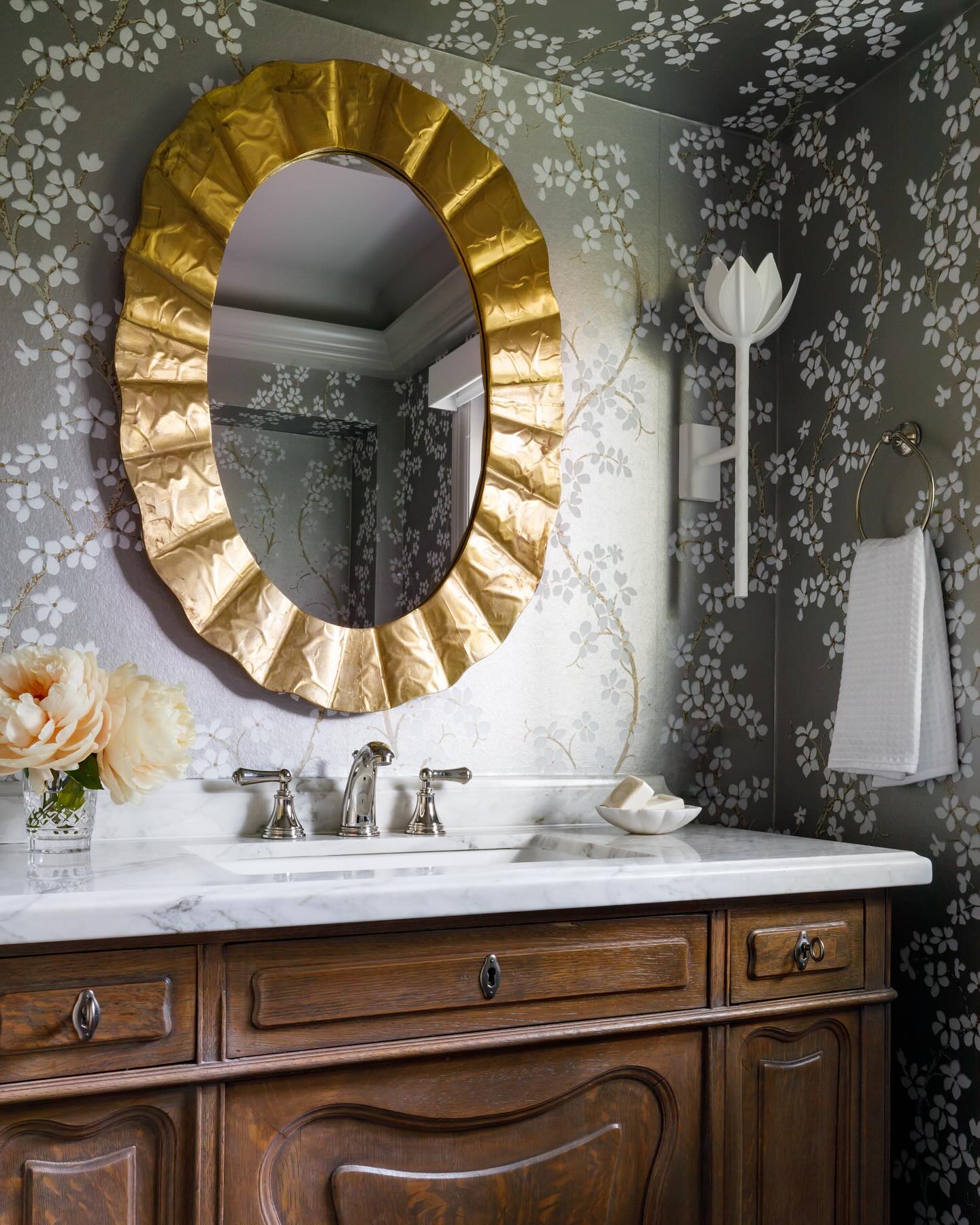 Clira Brass Lotus Bloom Wall Lamp-Neutral Decor